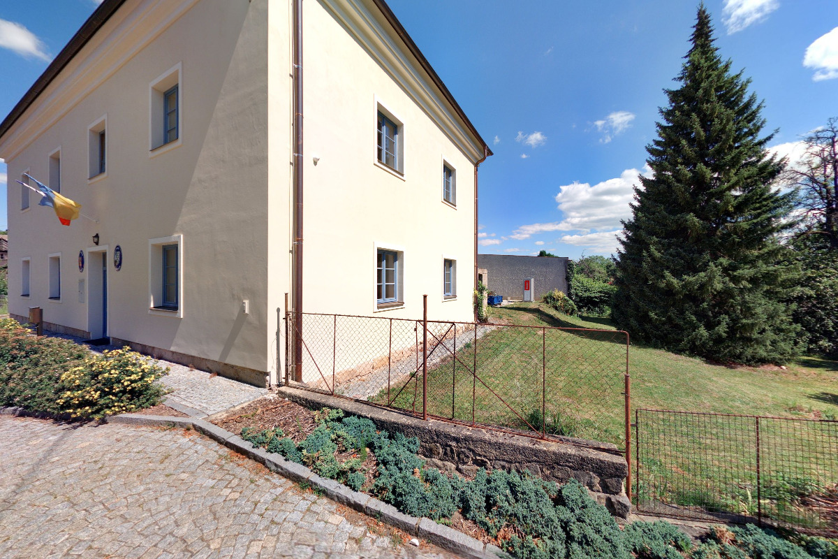 Jenišovice - obecní knihovna