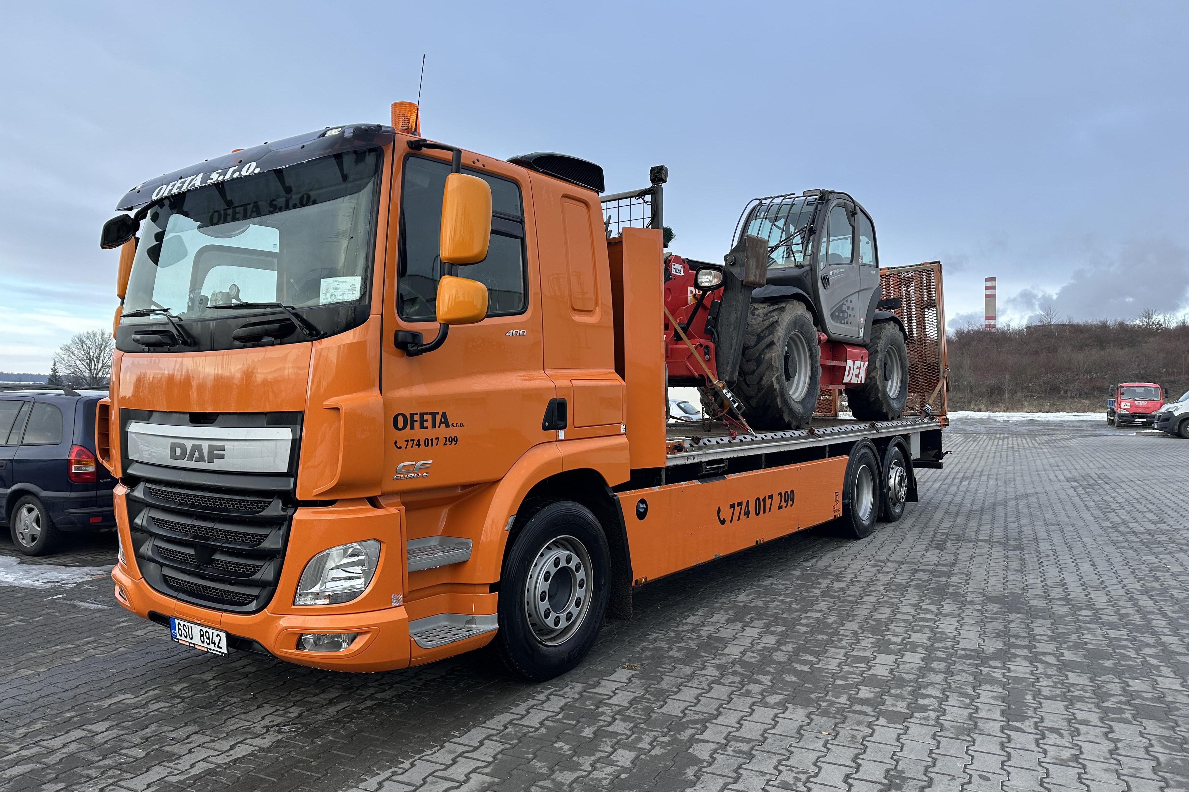 Přeprava stavební a zemědělské techniky.