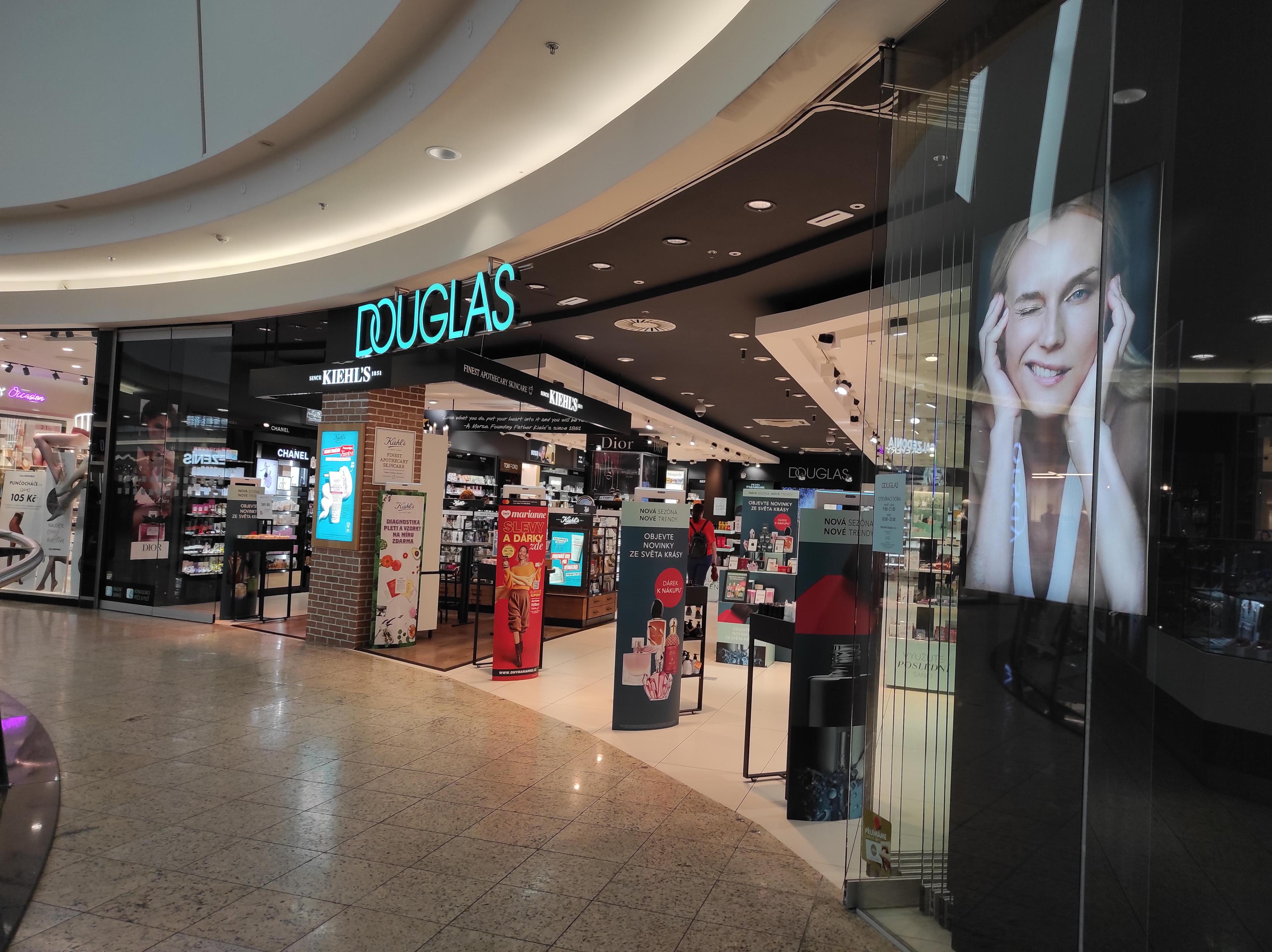 Parfumerie Douglas foto 3