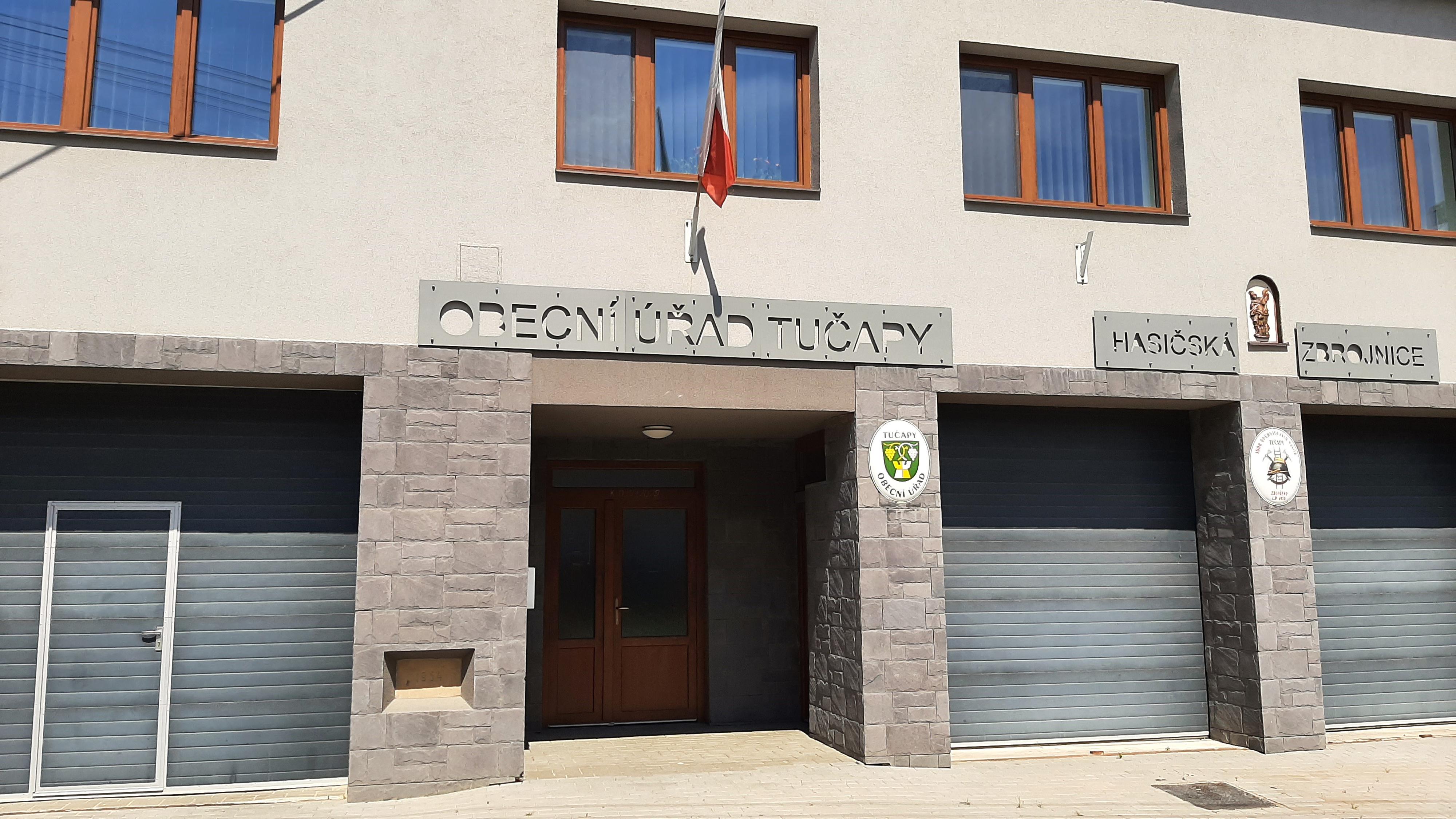 Tučapy - obecní úřad foto 5