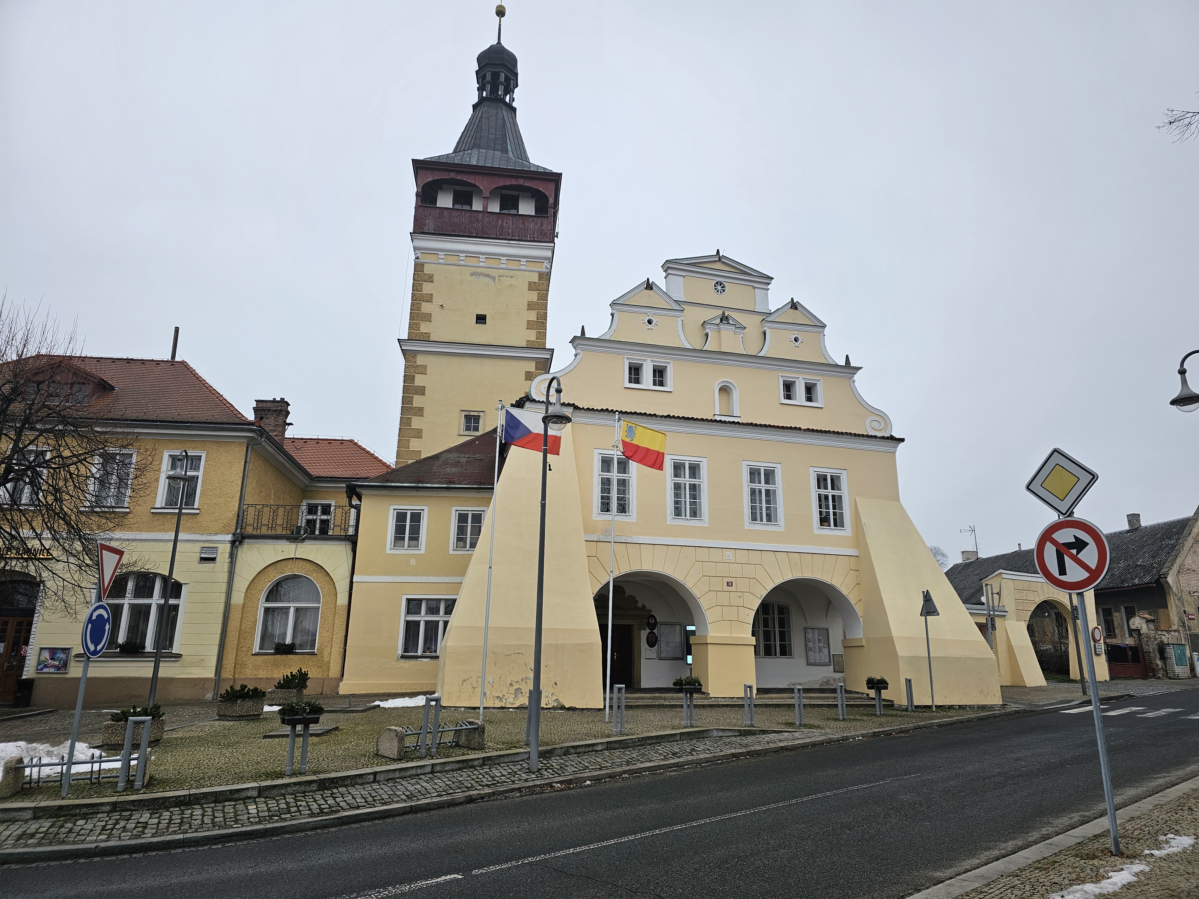 Dobrovice - městský úřad foto 5