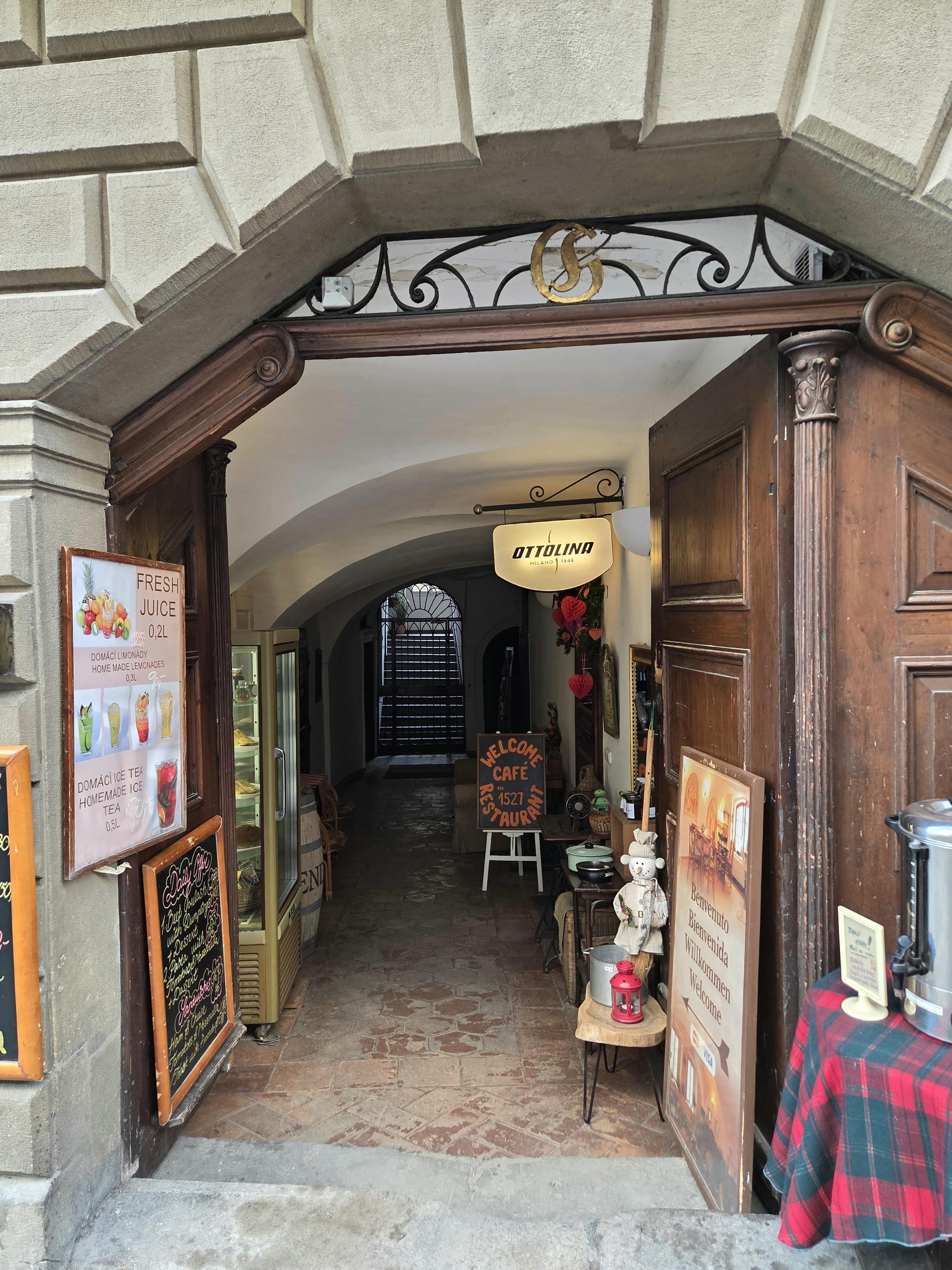 Staročeská kavárna- Antique Café foto 6