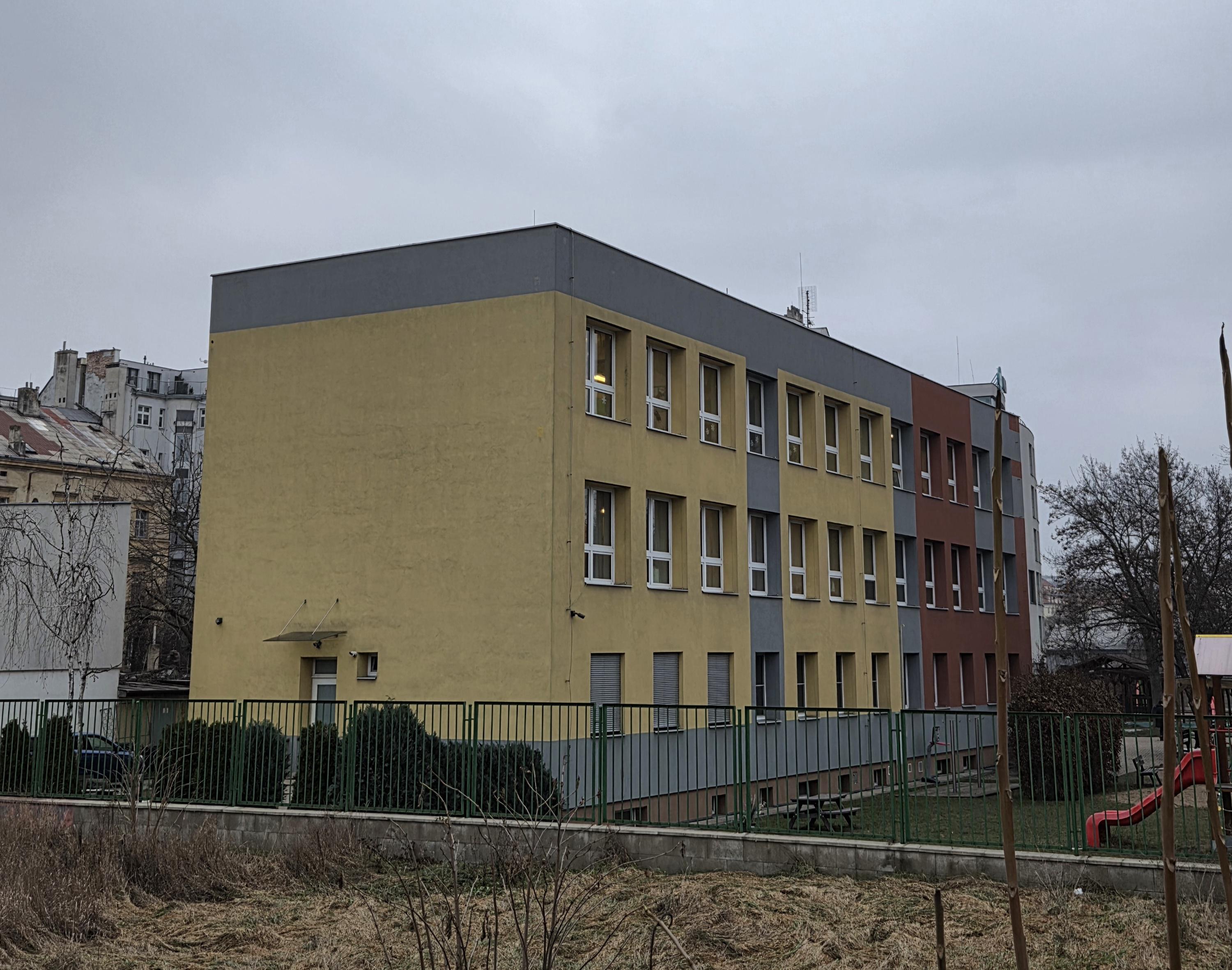 Mateřská škola, Praha 5 - Smíchov, U Železničního mostu 2629 foto 5