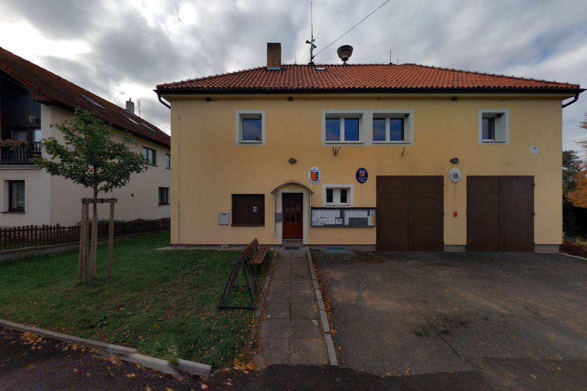 Daleké Dušníky - obecní úřad