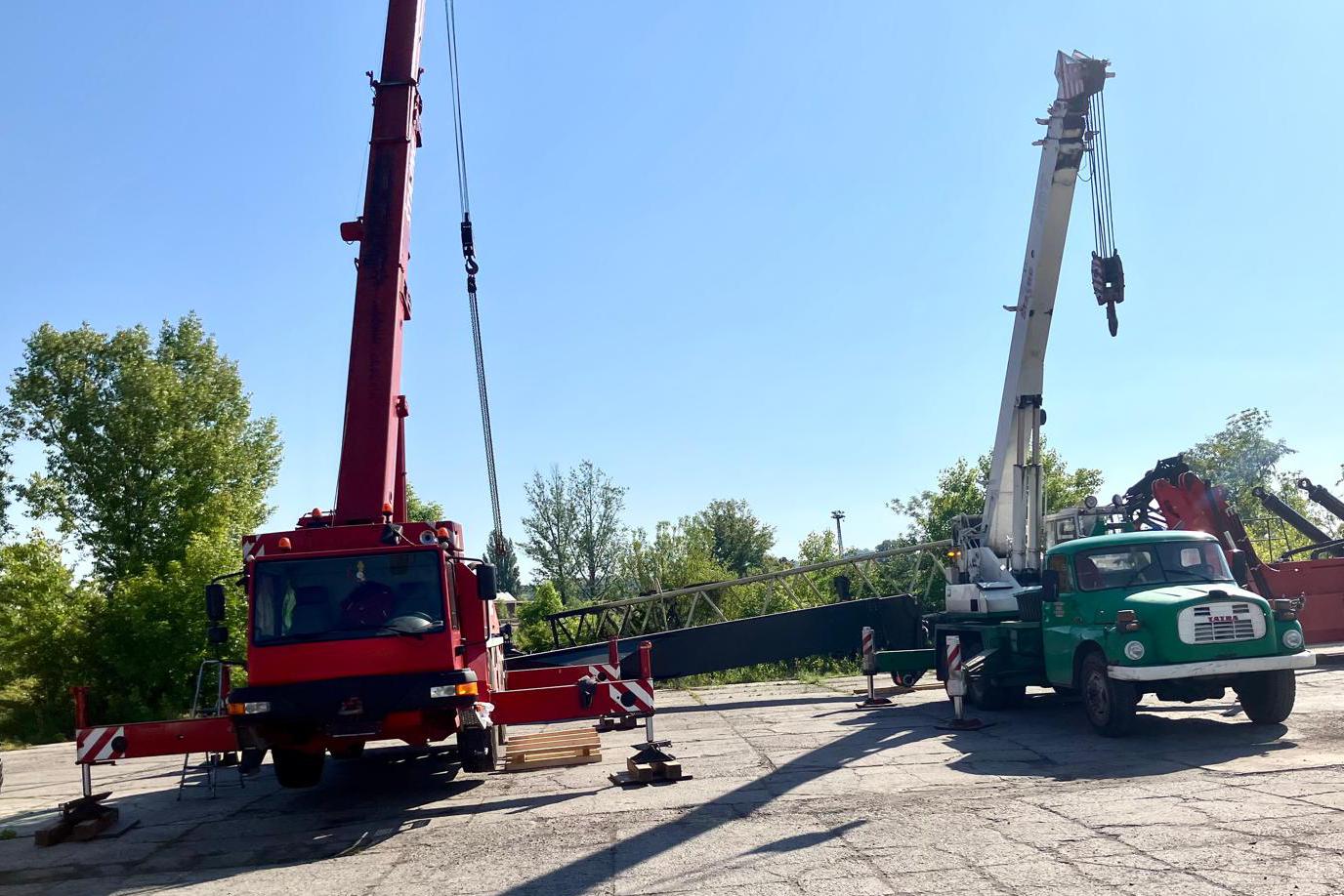 Zvedneme.to - autojeřáby