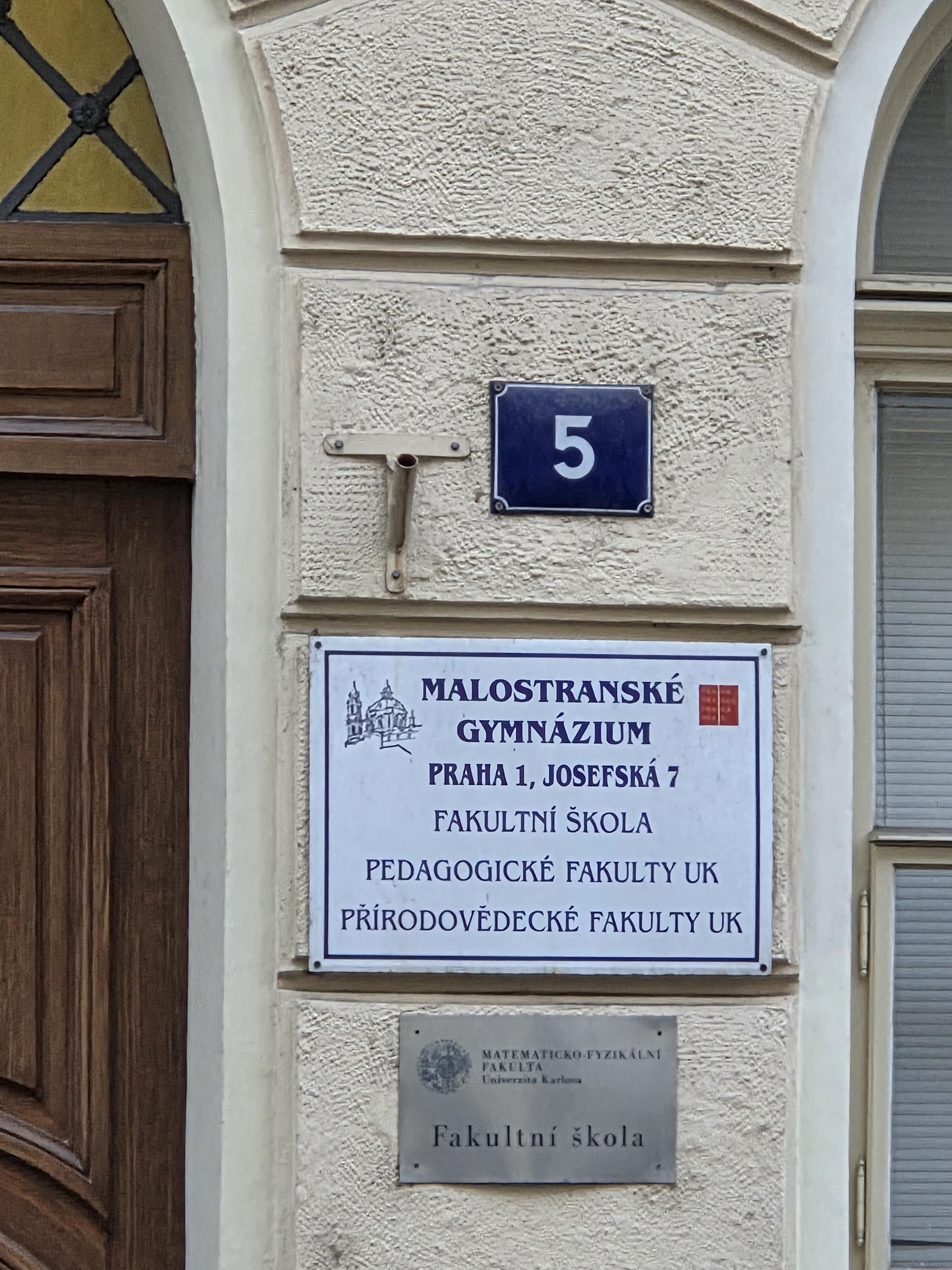 Malostranské gymnázium, Praha 1, Josefská 7 foto 4