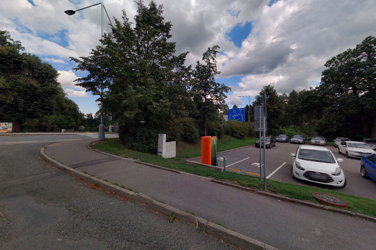 Dobíjecí stanice ČEZ