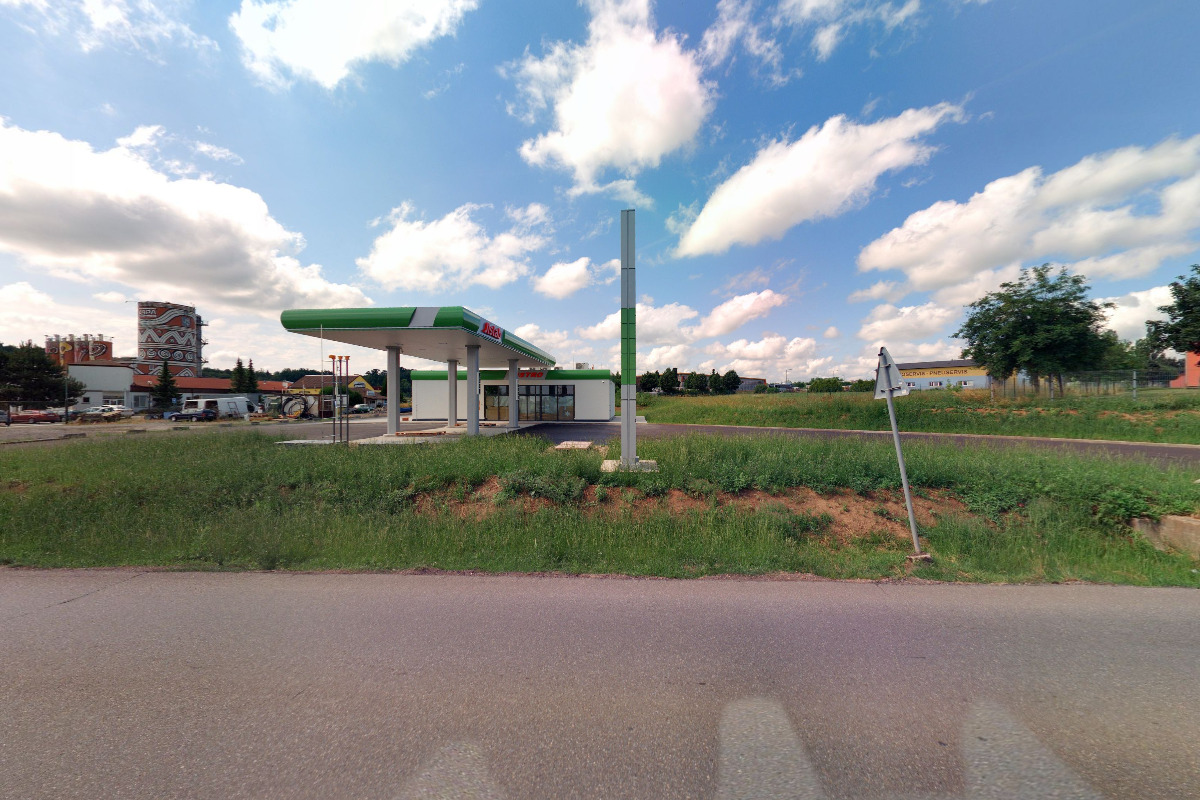 Dobíjecí stanice ČEZ