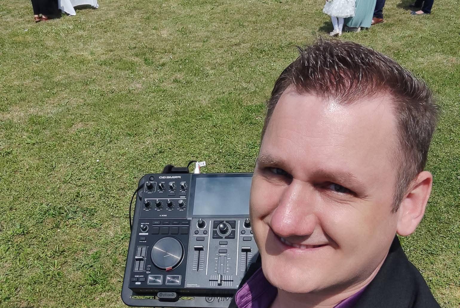 Michal Šmída - Dj Tajfun.cz - hudba nejen na svatbu