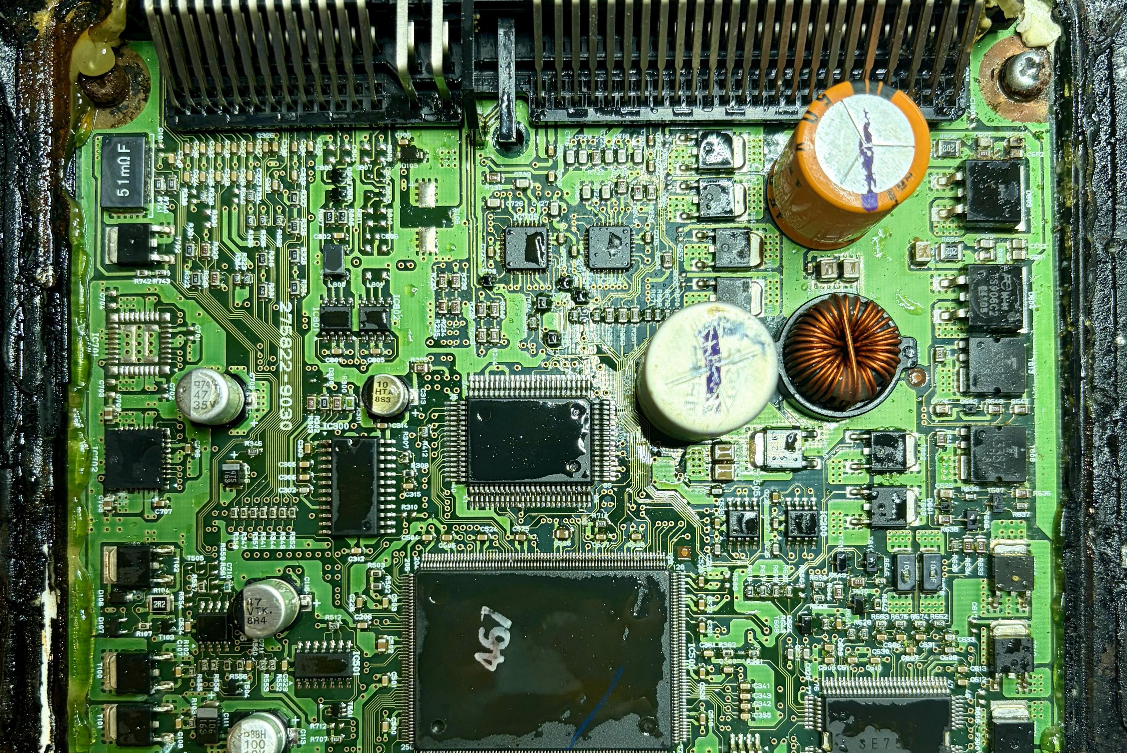 Nově servis a opravy řídících jednotek