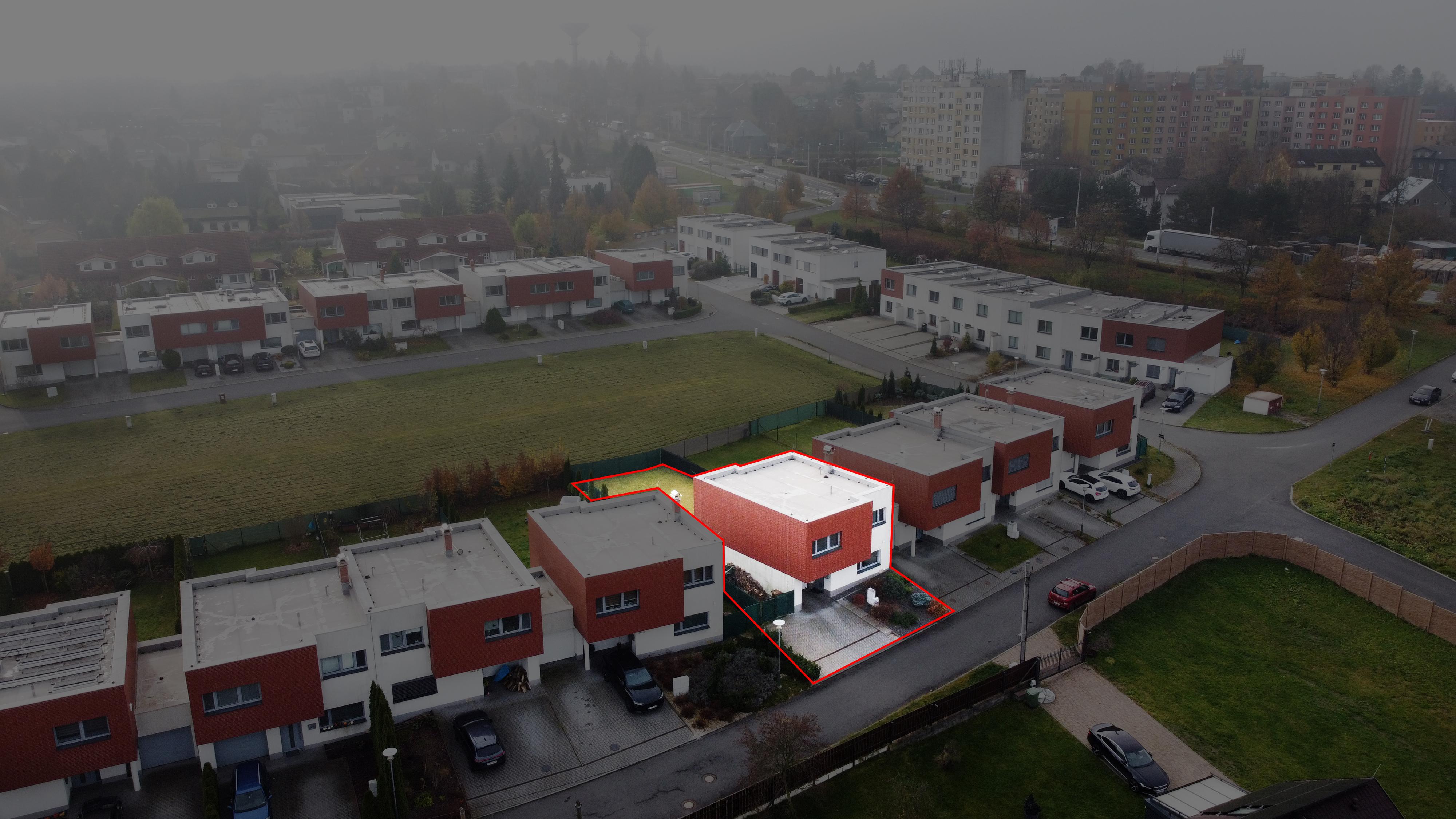 Minh Nguyen - RE/MAX Centrum, realitní makléř foto 6