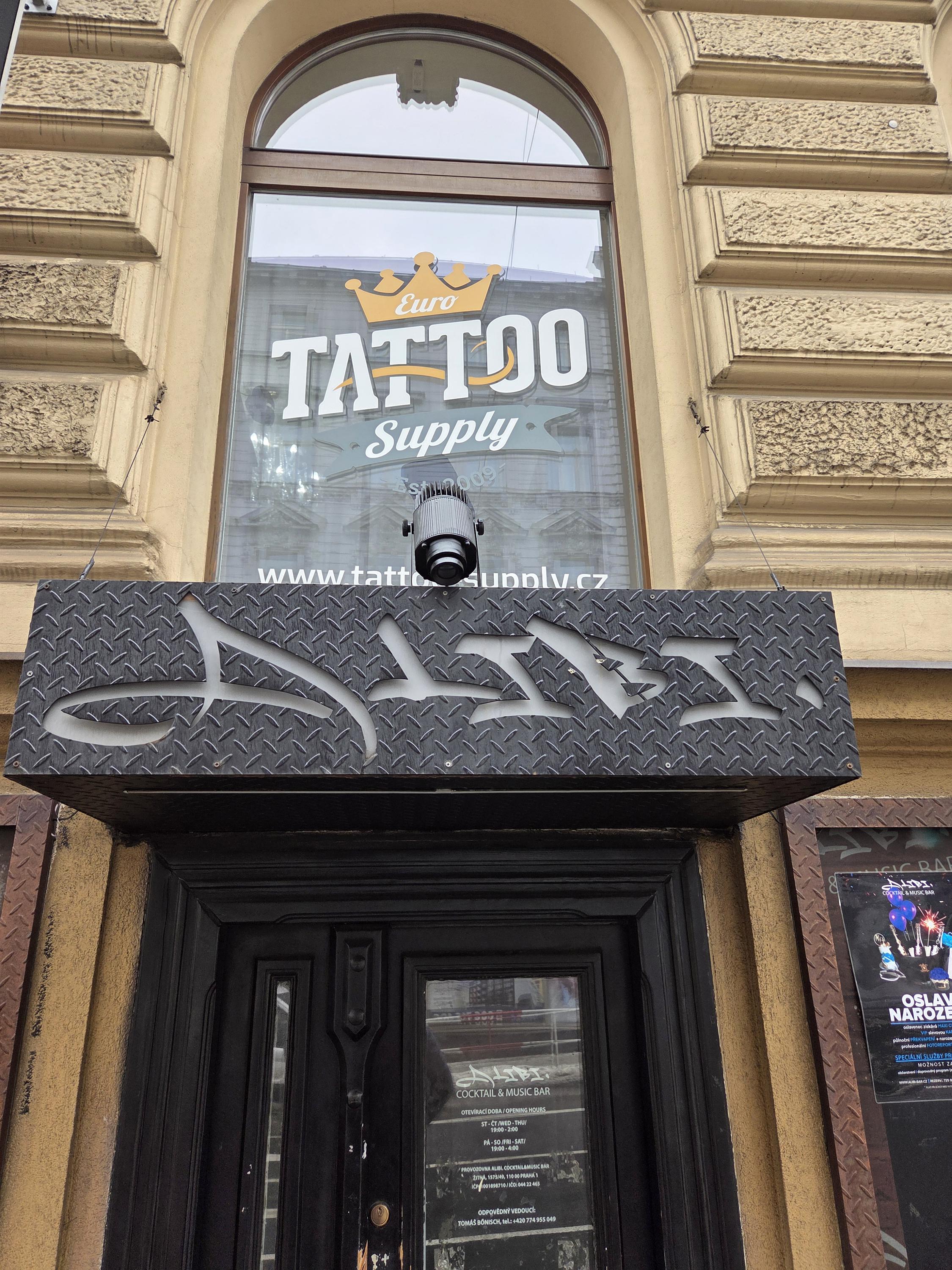 Alibi Cocktail & Music Bar foto 3