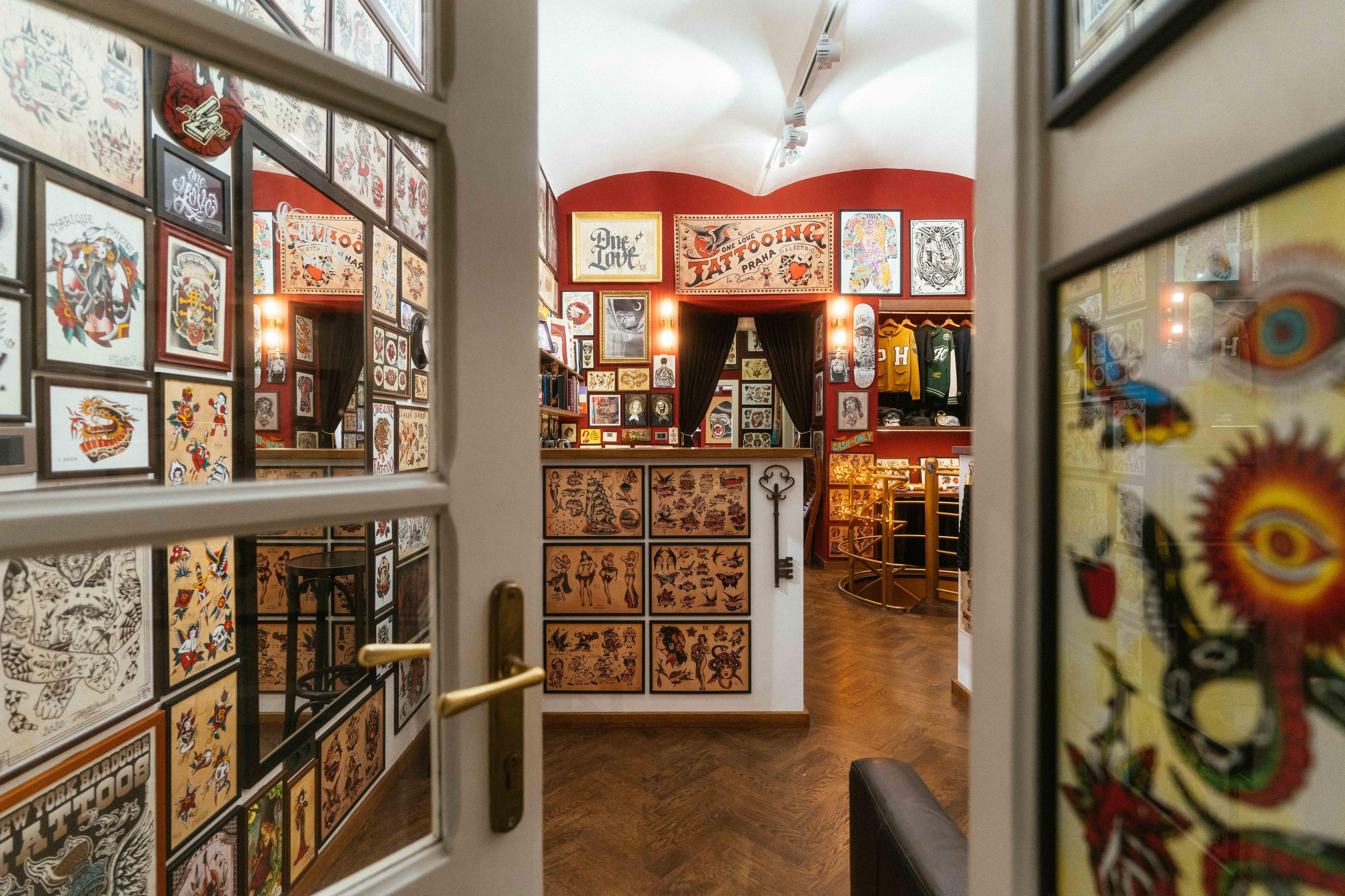 ONE LOVE TATTOO foto 3