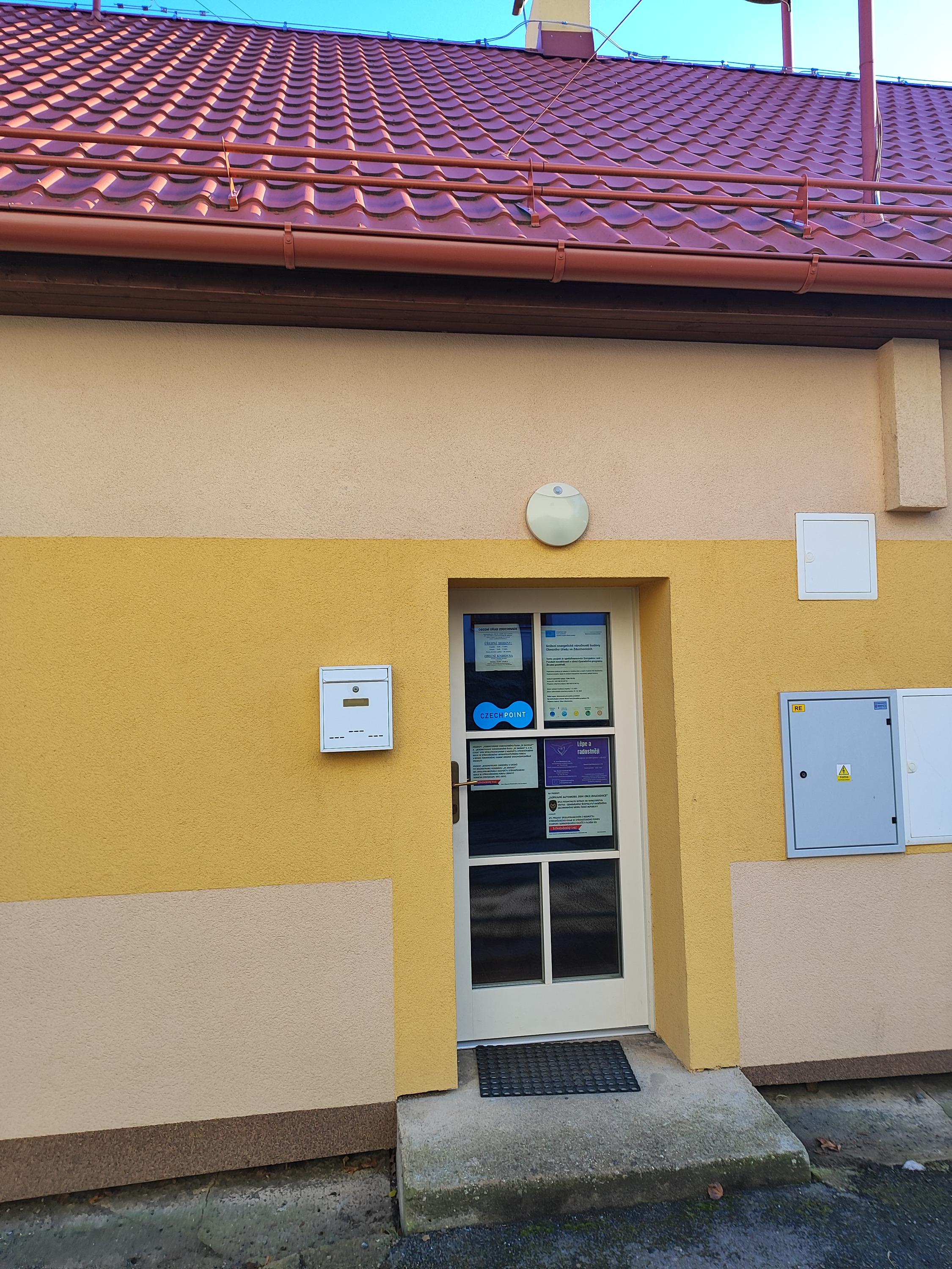 Zduchovice - obecní úřad foto 2