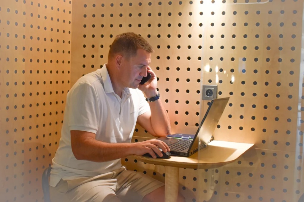 Astorie a.s. | S lehkostí světem financí foto 2