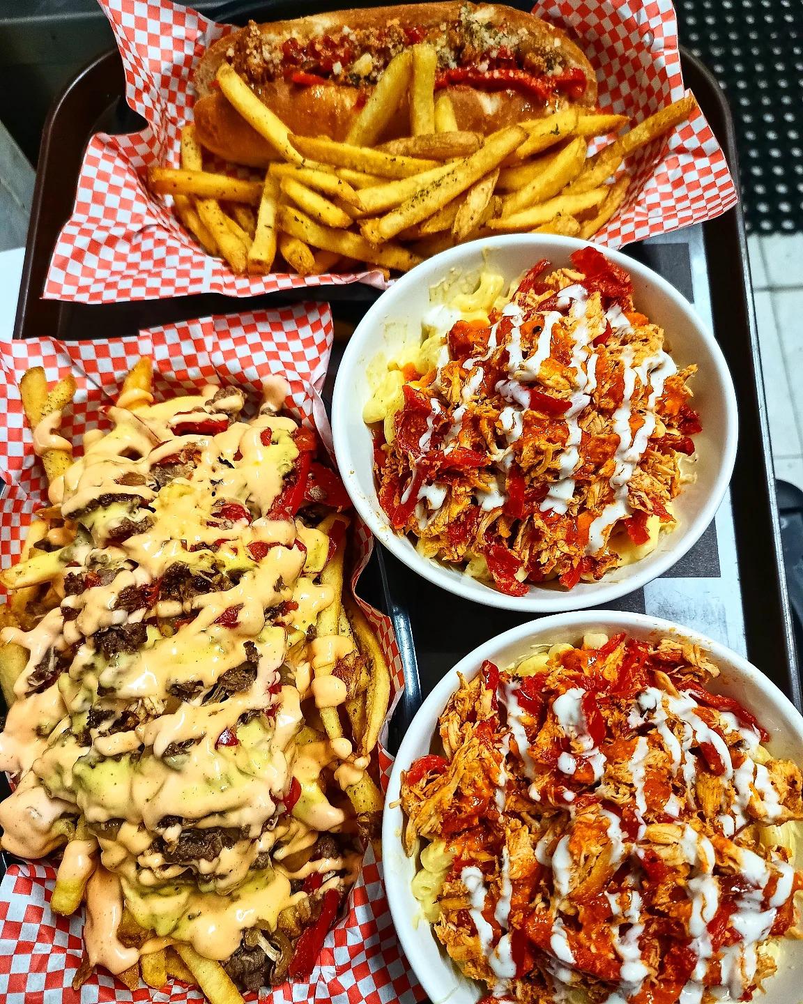 Philly and Co.'s Original Cheesesteaks foto 2