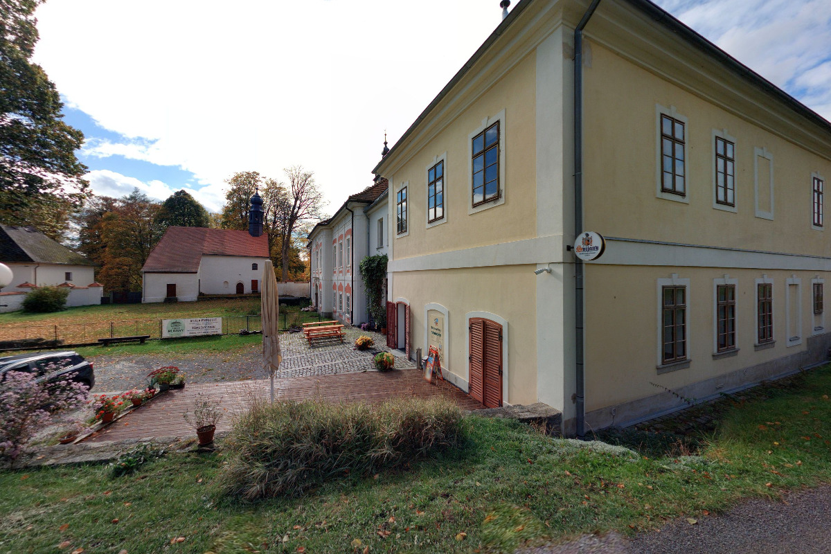 Infocentrum a občerstvení Zámek Mlázovy