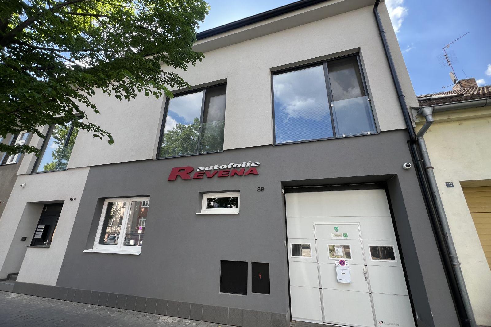 Autofolie Revena - tónování autoskel