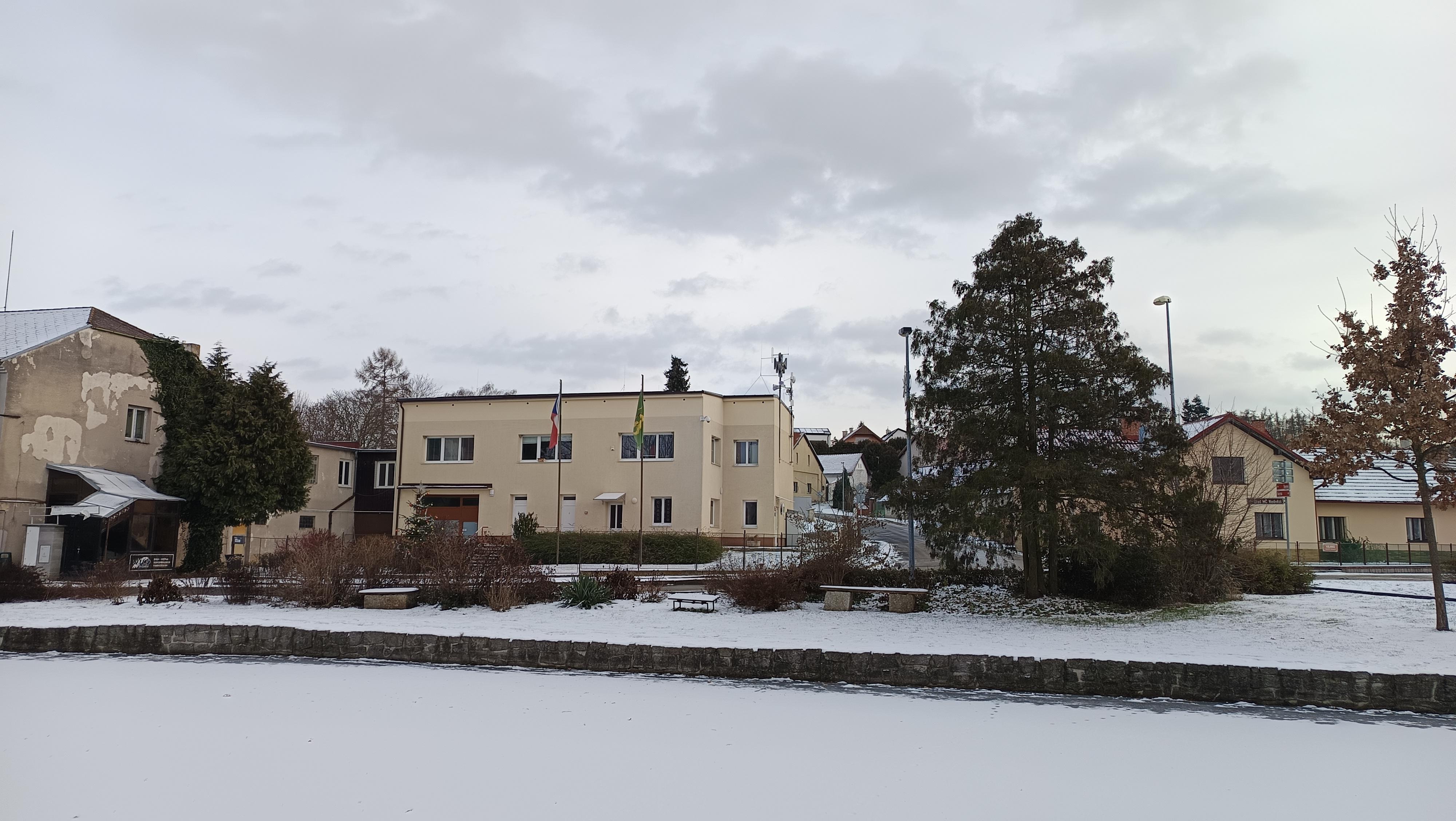 Úřad městské části Praha-Nedvězí foto 5