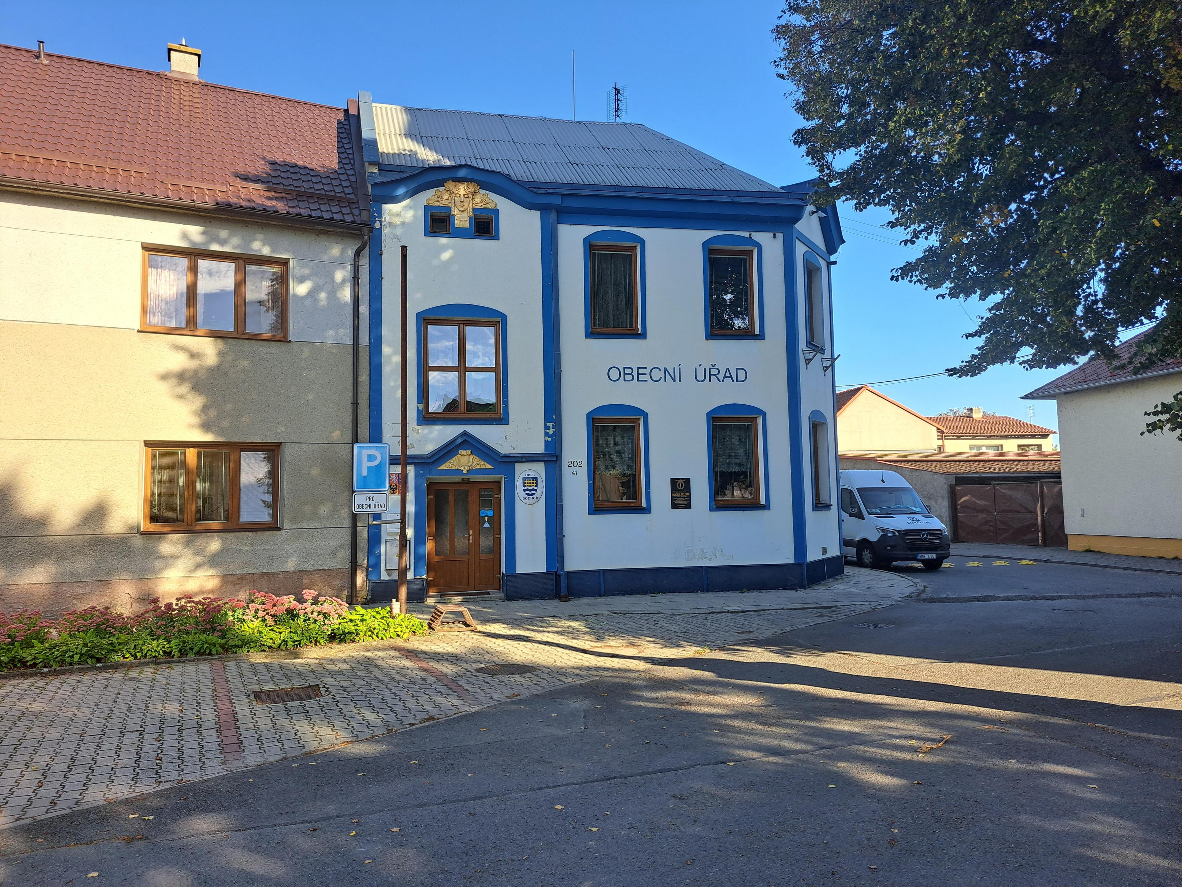 Bochoř - obecní úřad foto 5