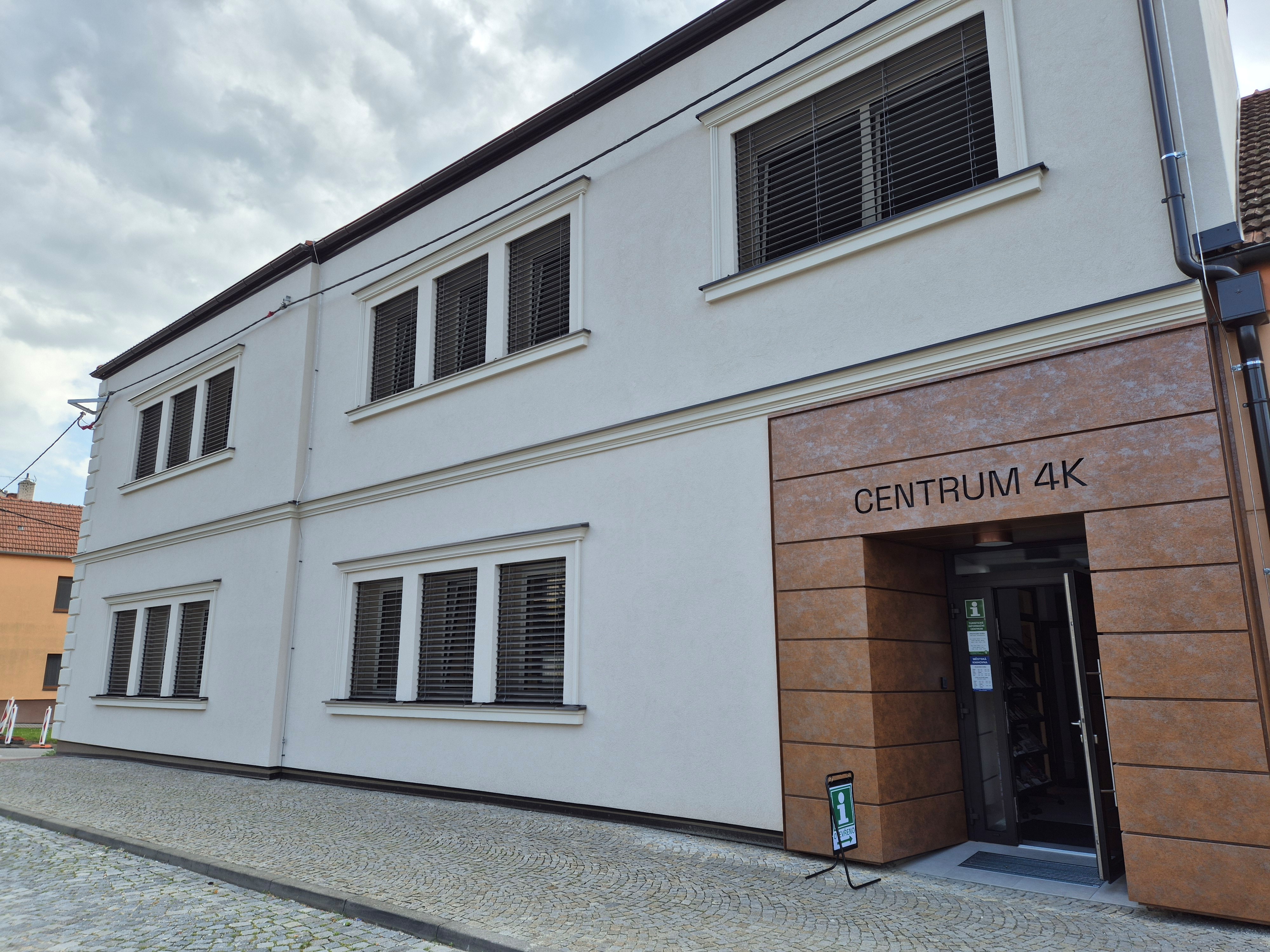 Městská knihovna v Hluku