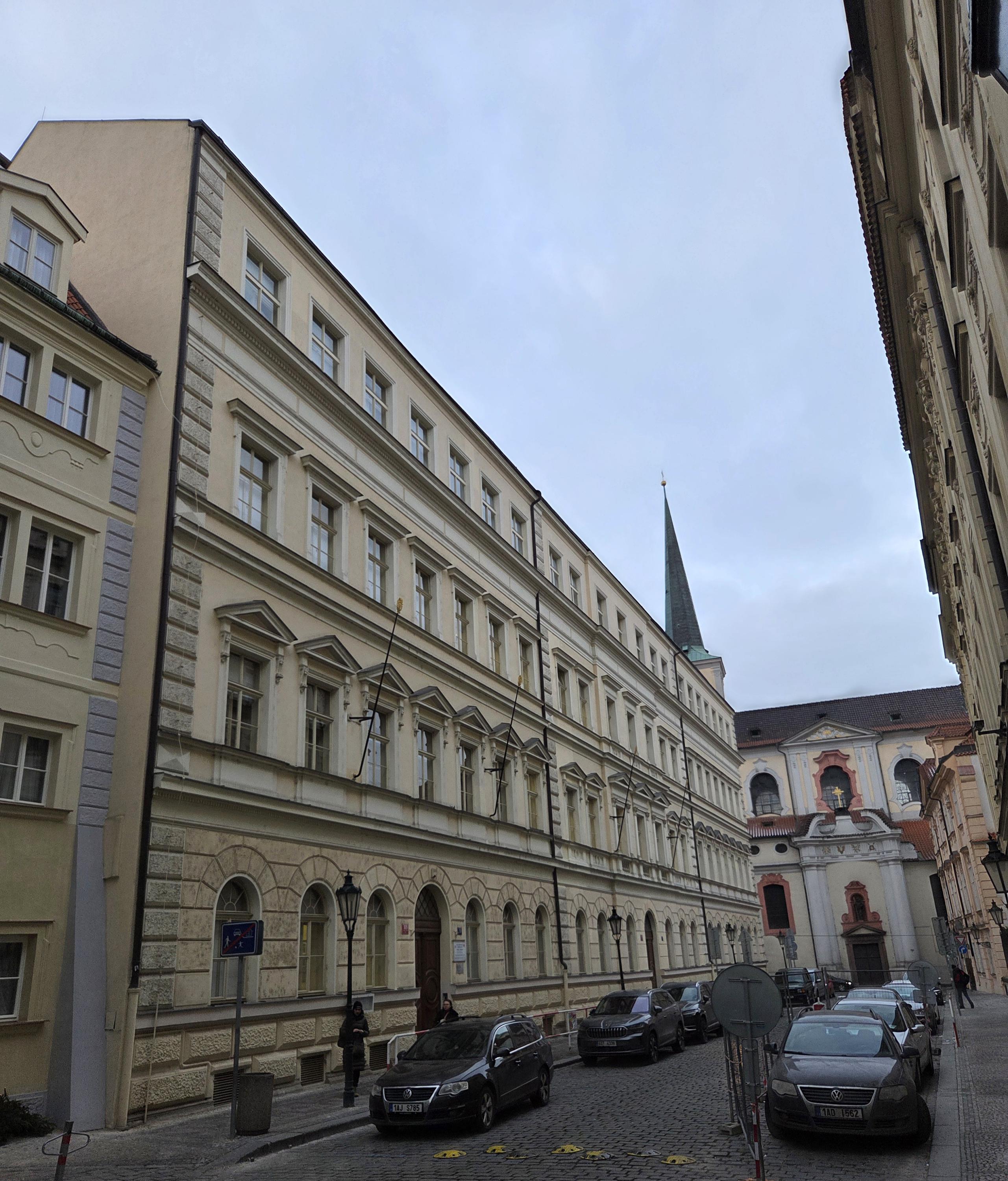 Malostranské gymnázium, Praha 1, Josefská 7 foto 5