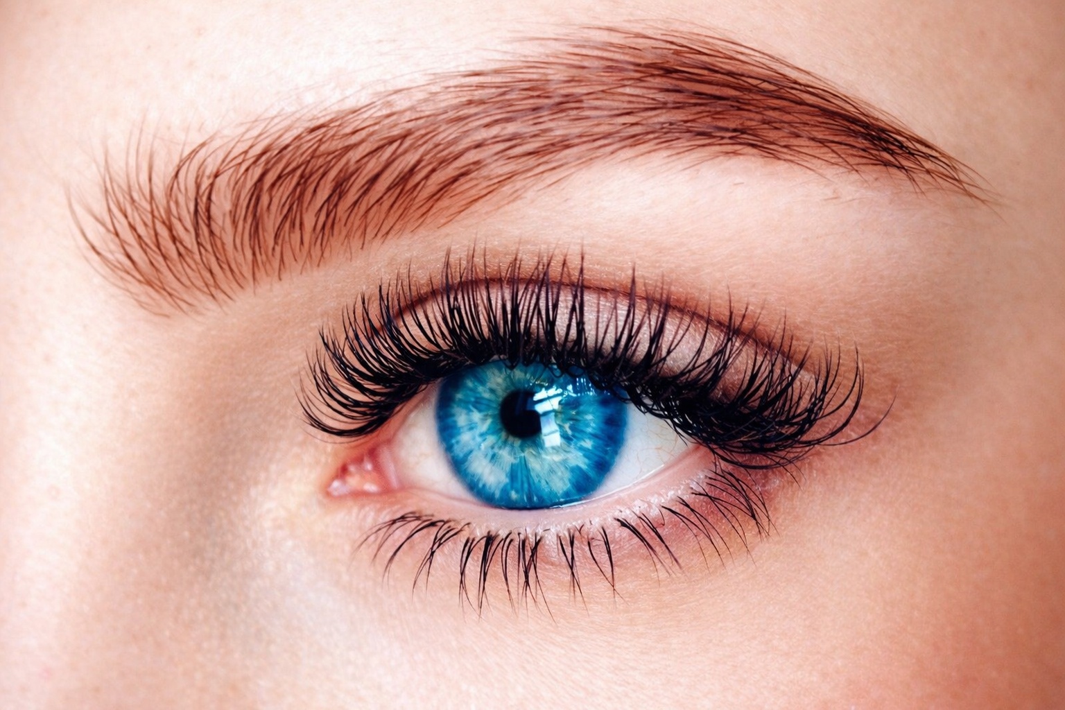 Prodlužování spodních řas