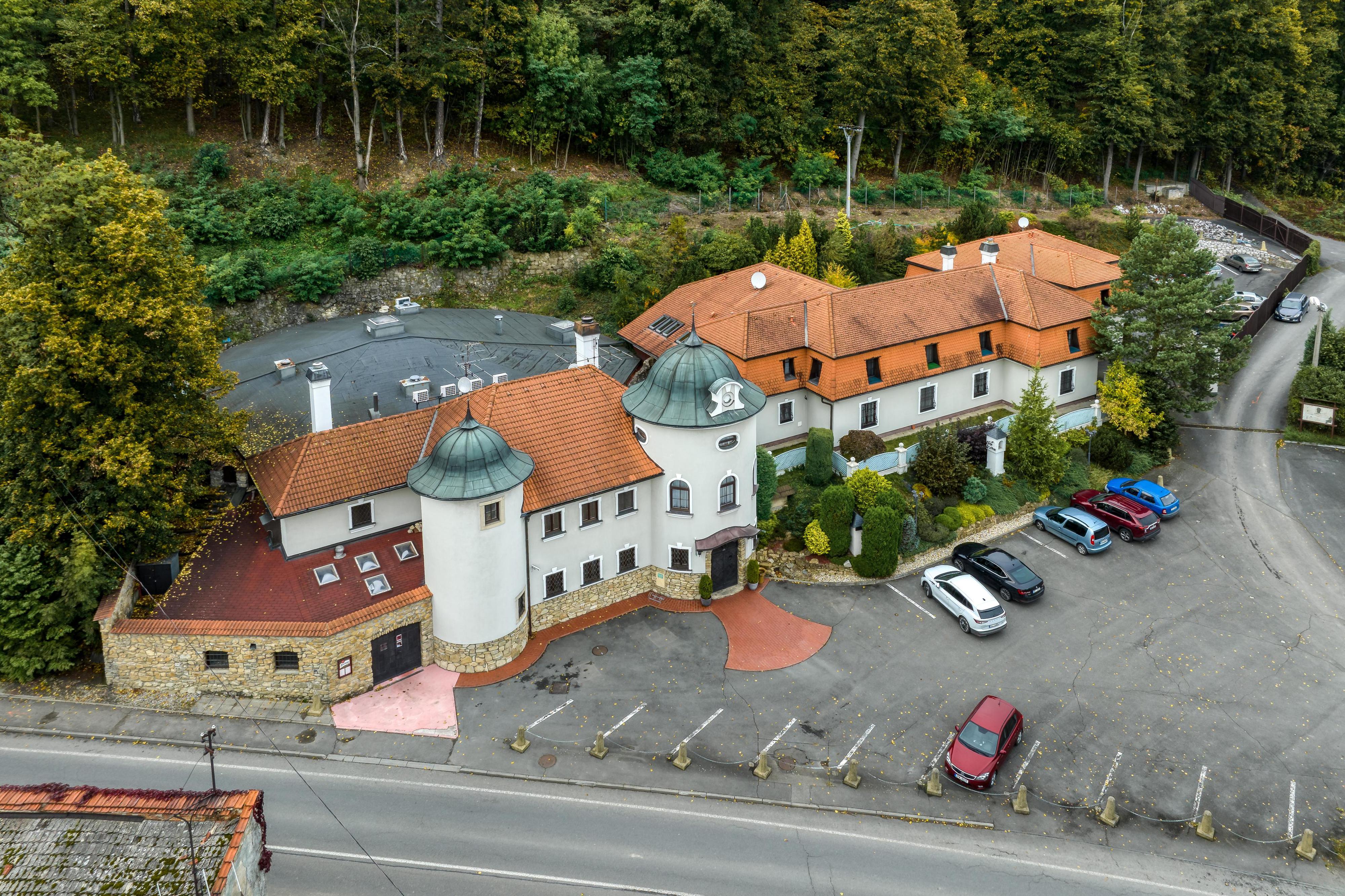 Hotel Zámeček pod Hradem foto 4