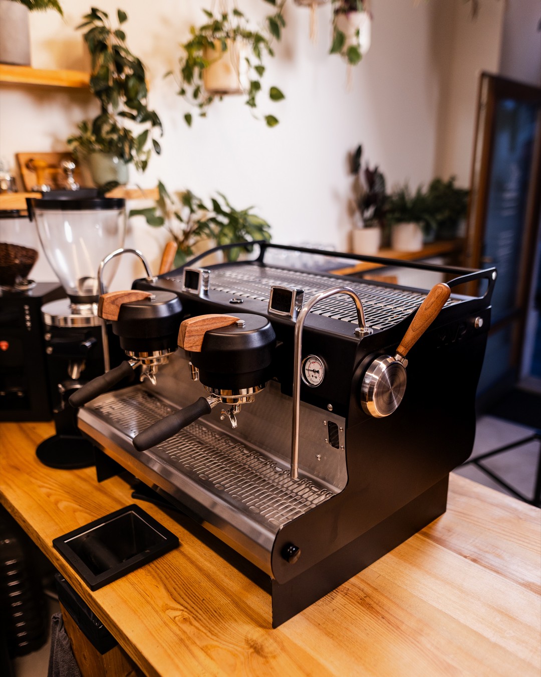 Deus Technology foto 6