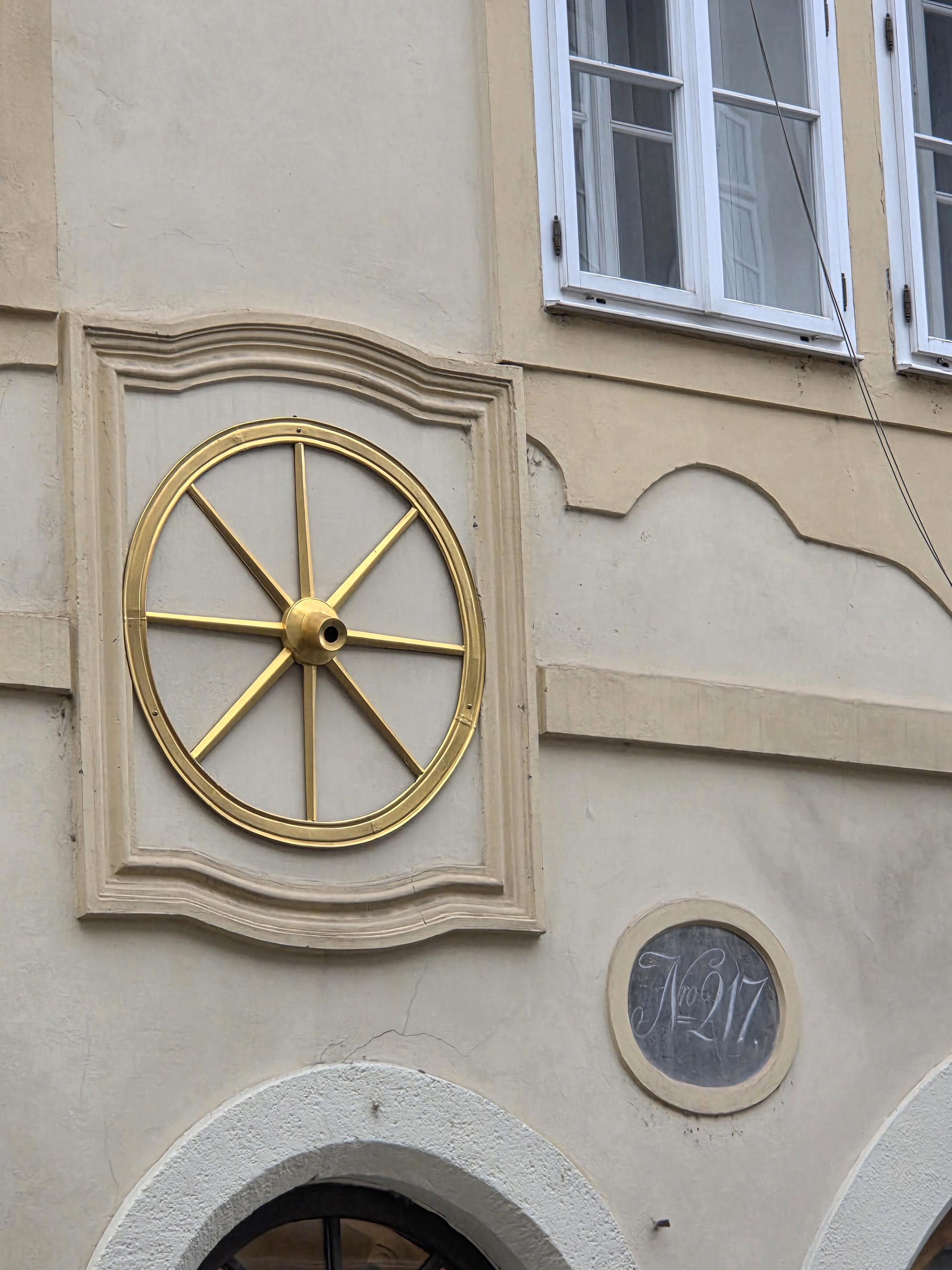 The Golden Wheel Hotel by LH foto 3