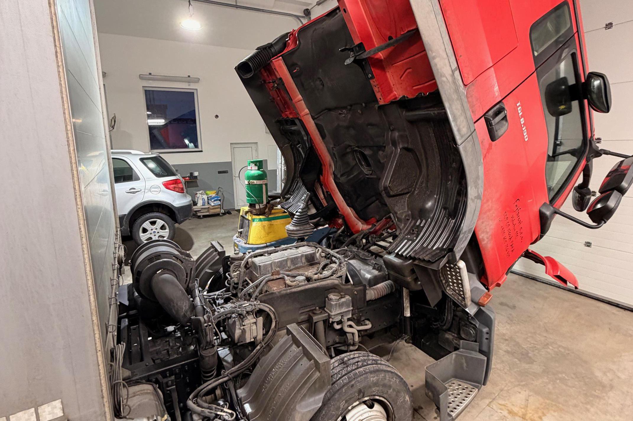 Autodoprava a autoservis Fejfar