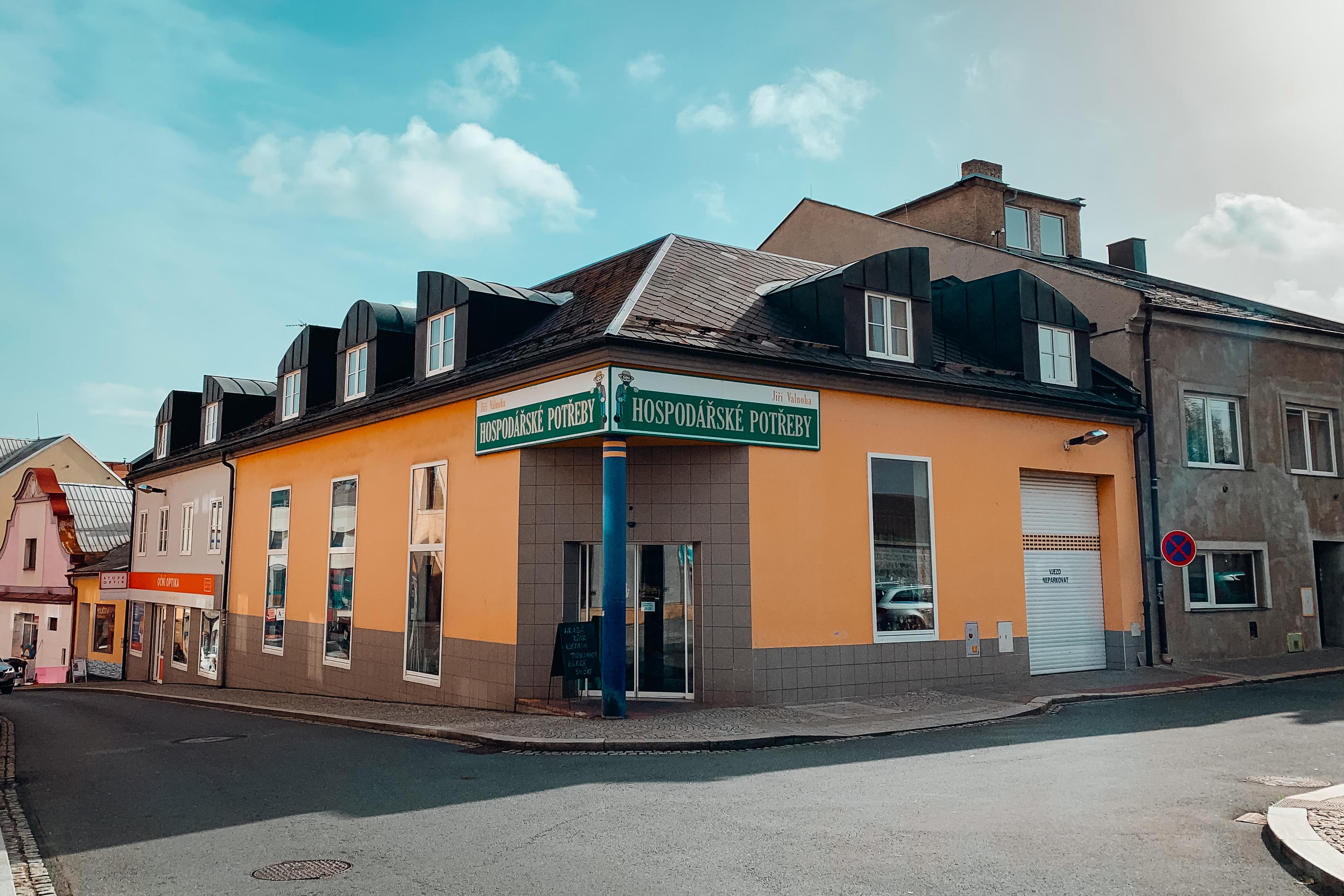 Hospodářské potřeby - Jiří Valnoha