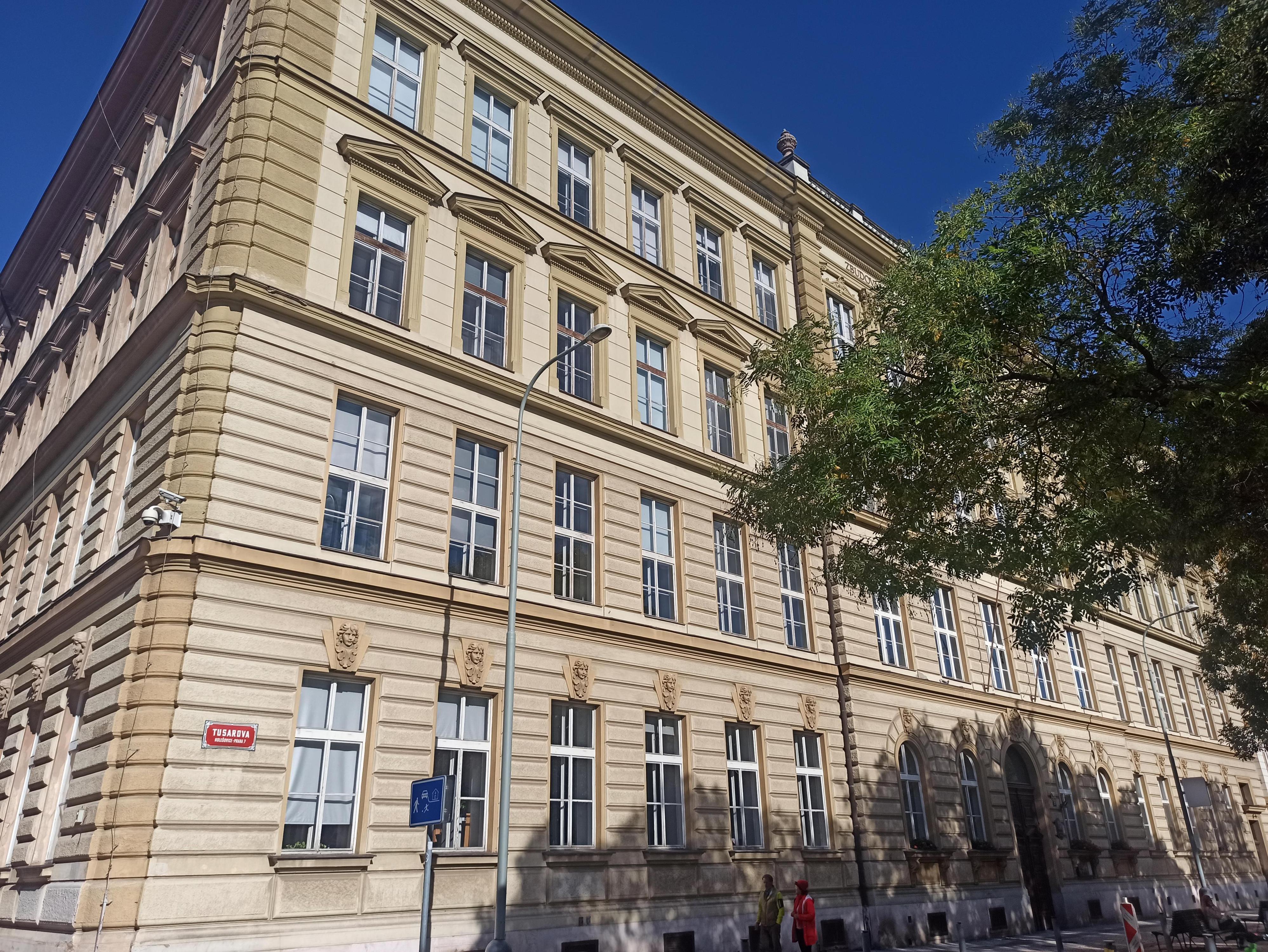 ZŠ a MŠ Praha 7, Tusarova foto 3