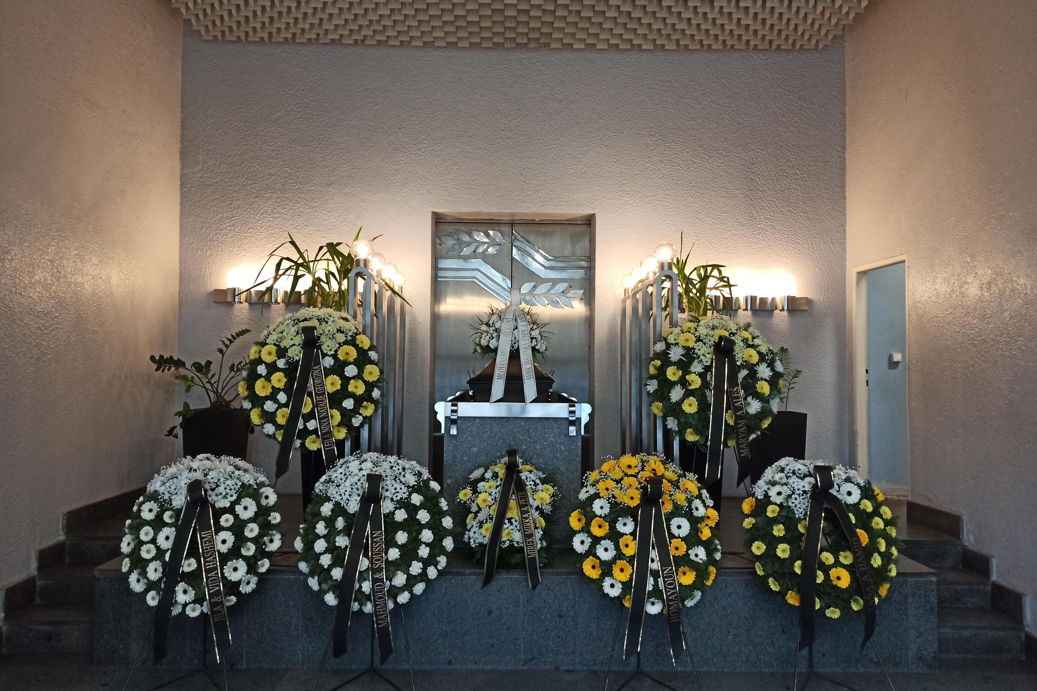 Pohřeb s obřadem v kostele nebo v obřadní síni