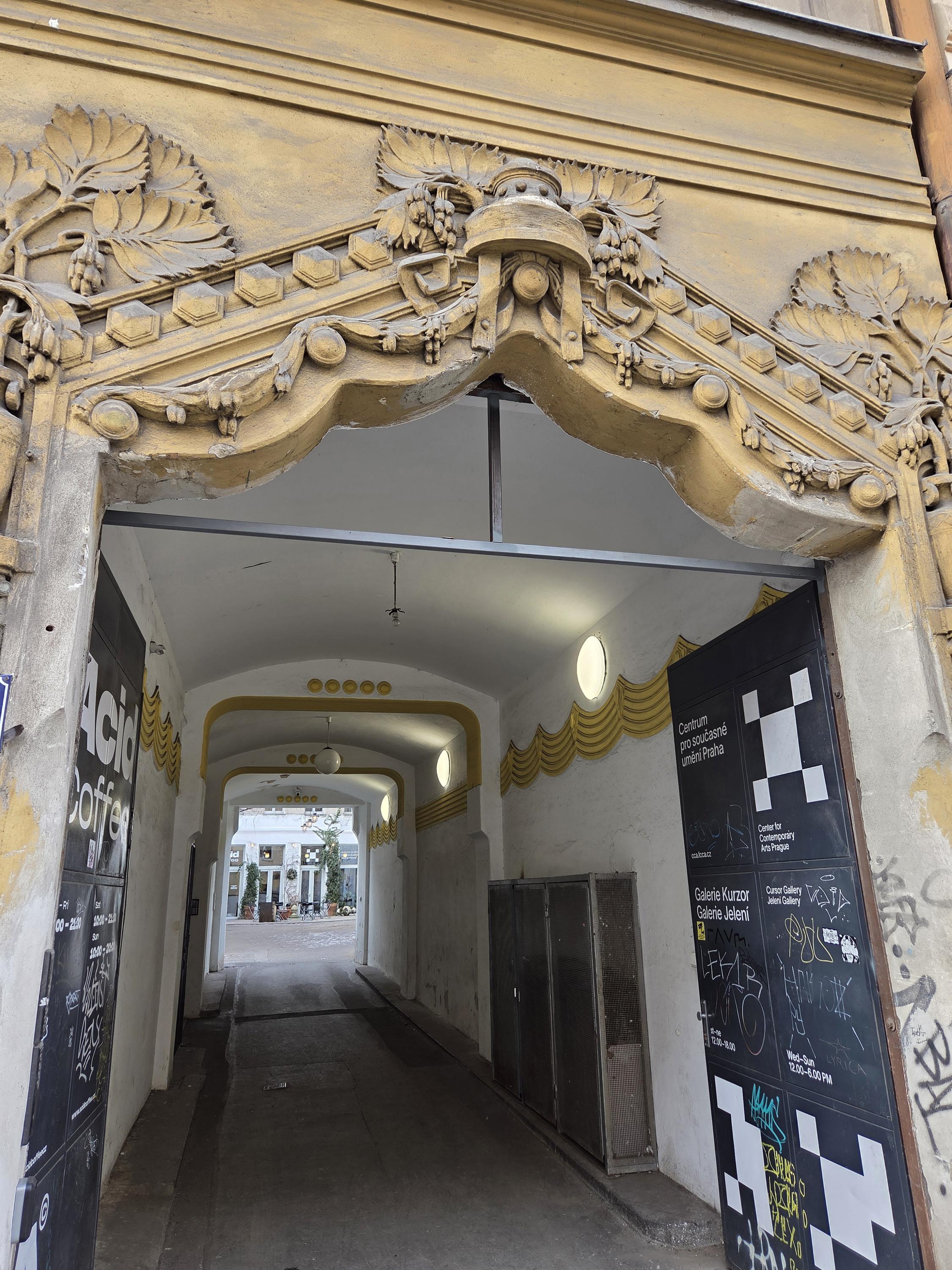 Galerie Jelení foto 2