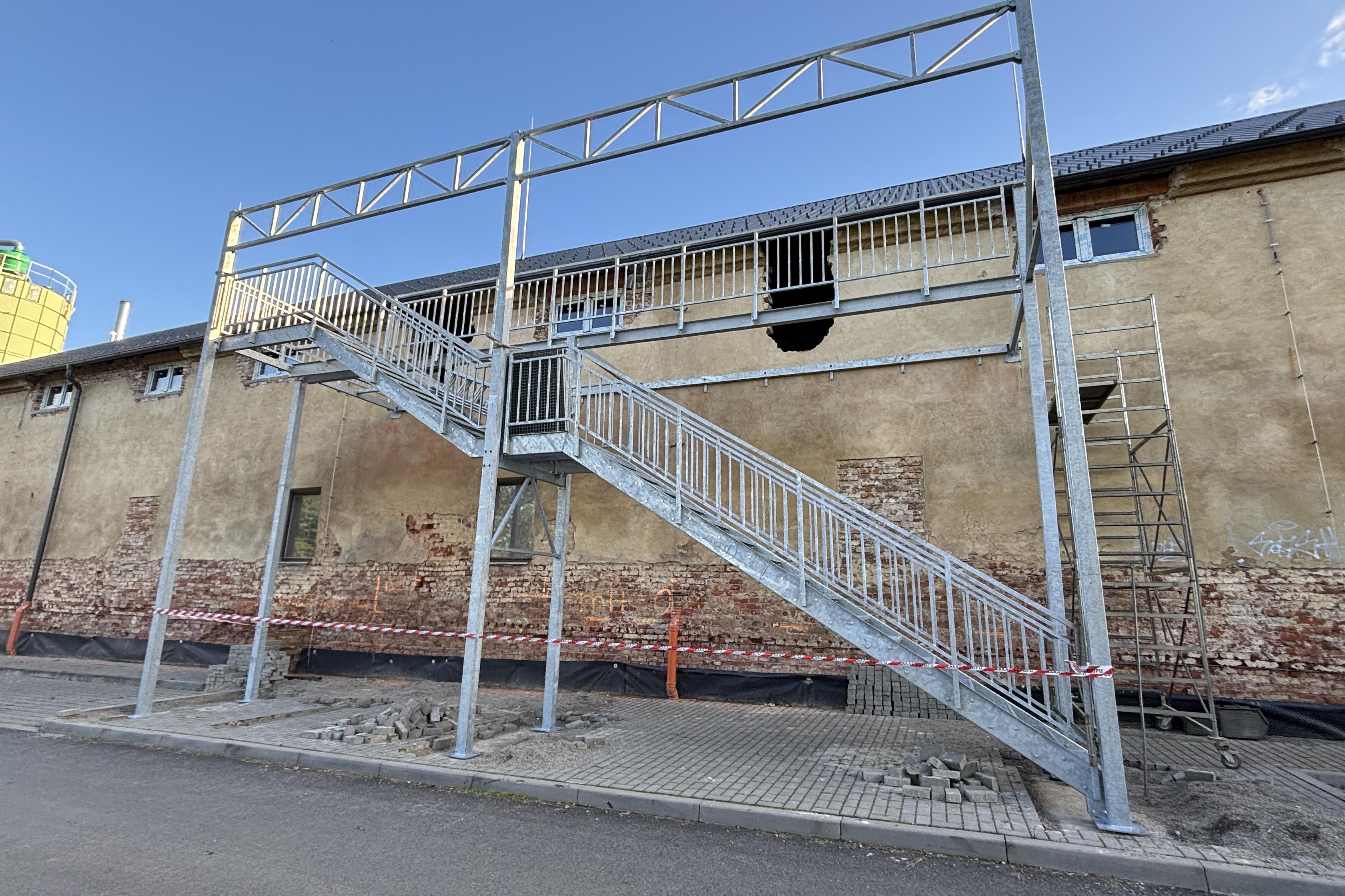 INSTALACE - MONTÁŽE, spol. s r.o.