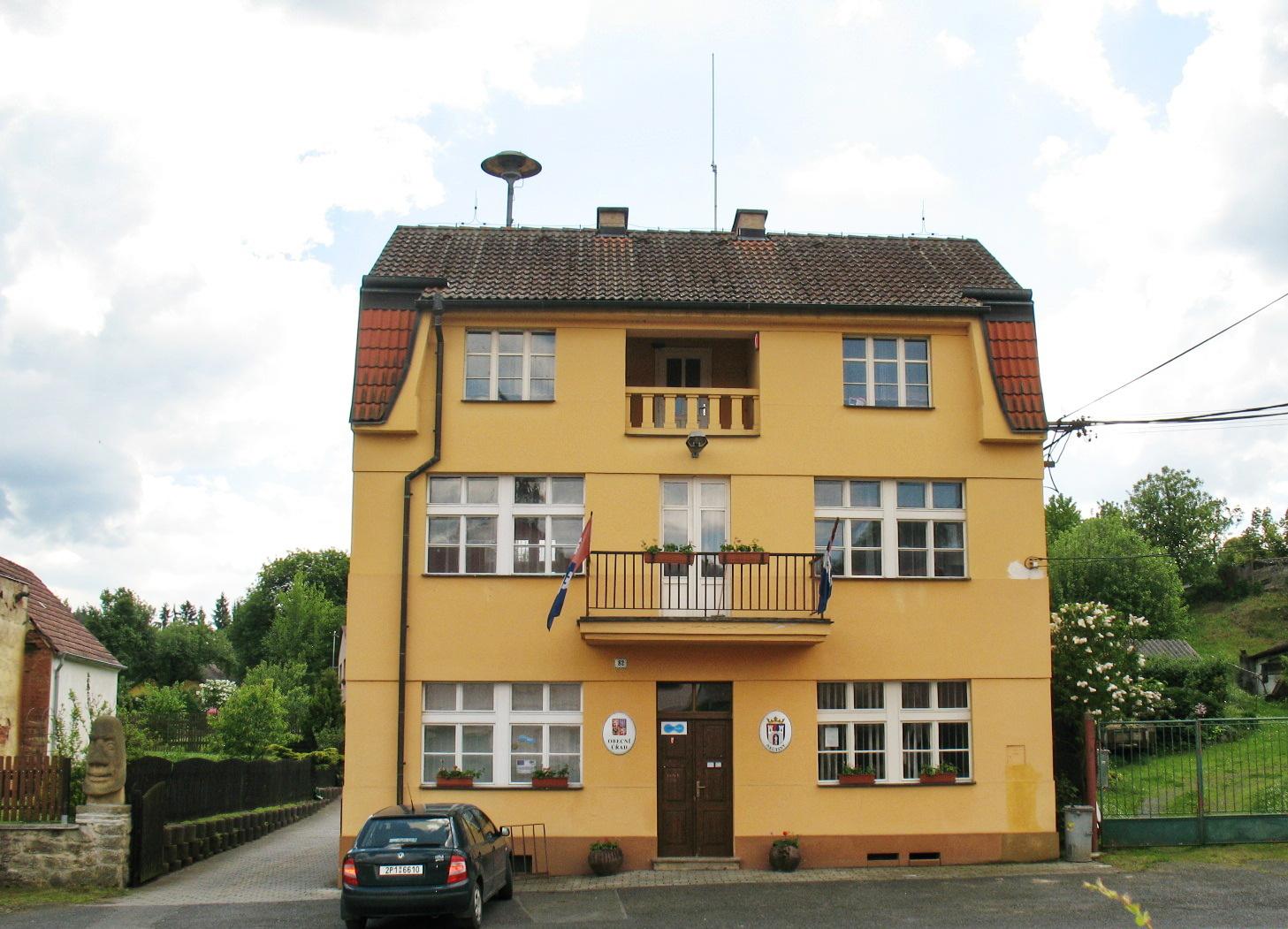 Nečtiny - obecní úřad foto 3