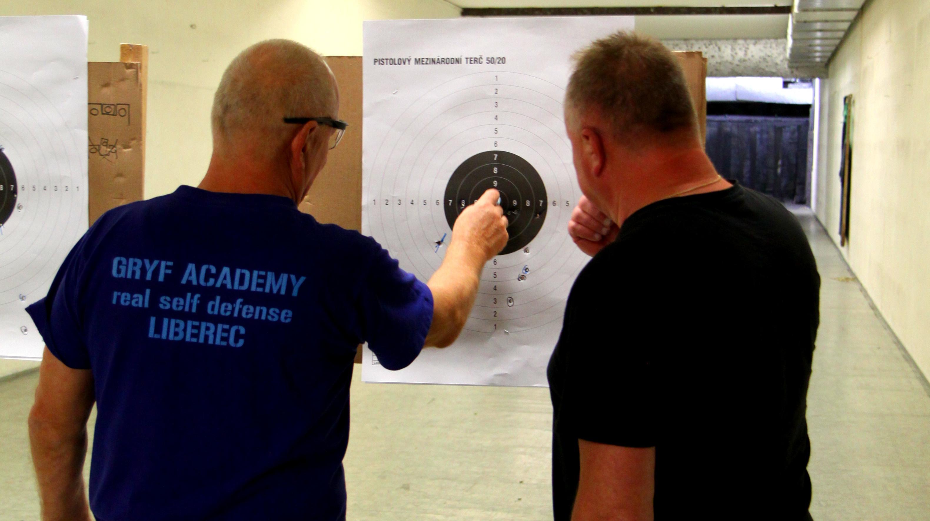 Gryf Academy- střelnice, prodejna foto 2