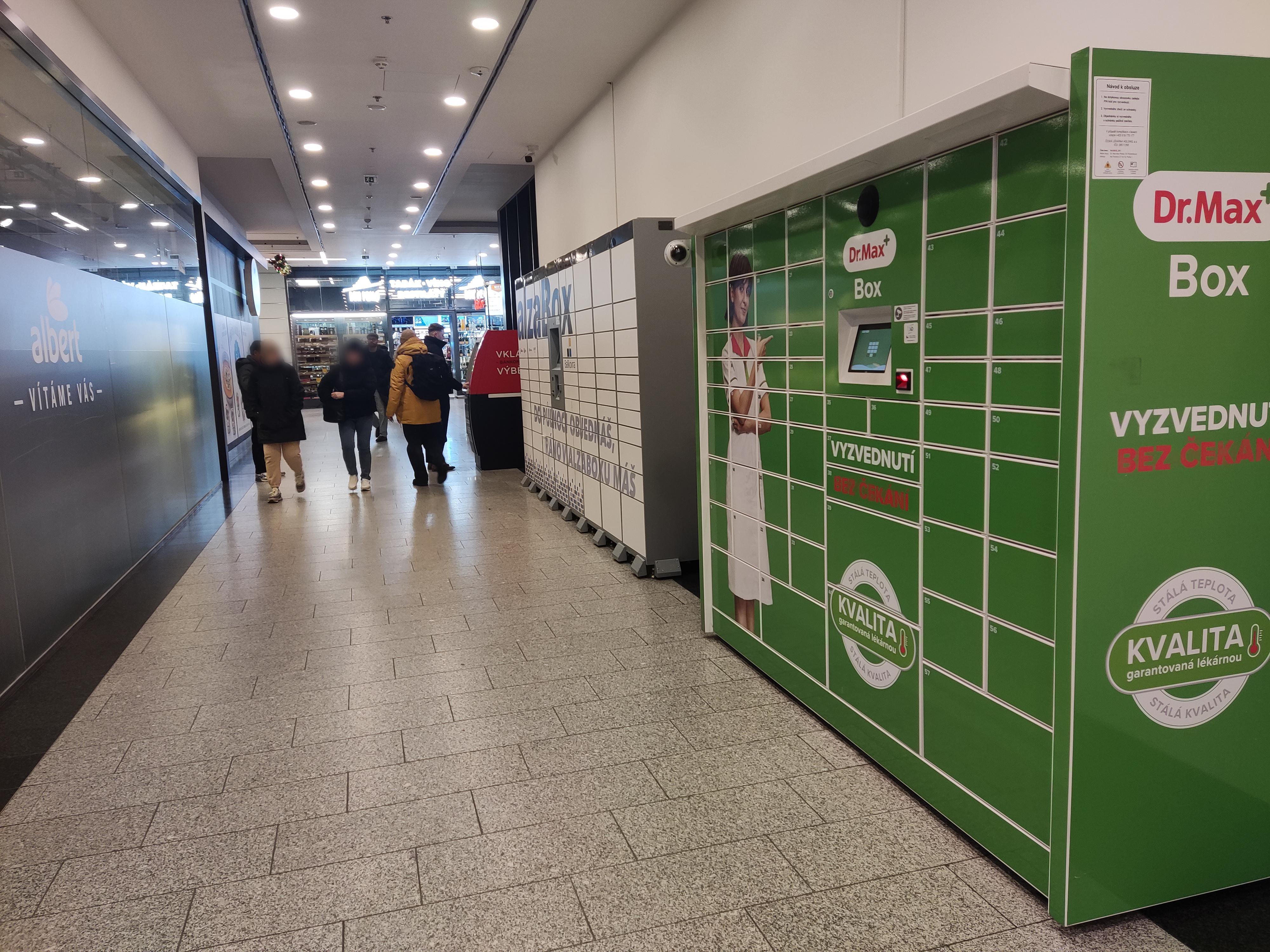 Dr. Max - výdejní box