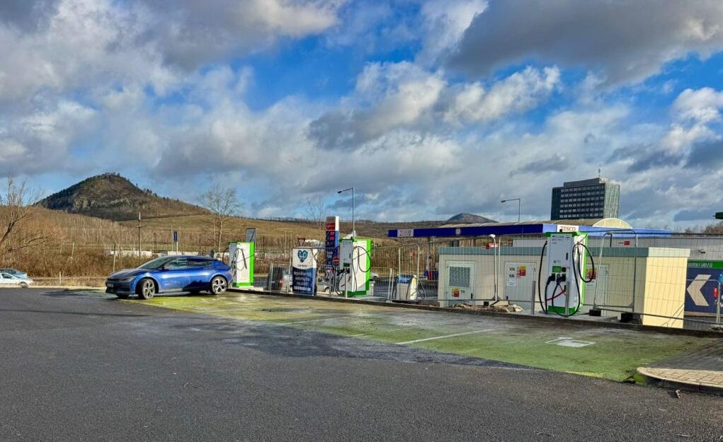 Dobíjecí stanice ČEZ