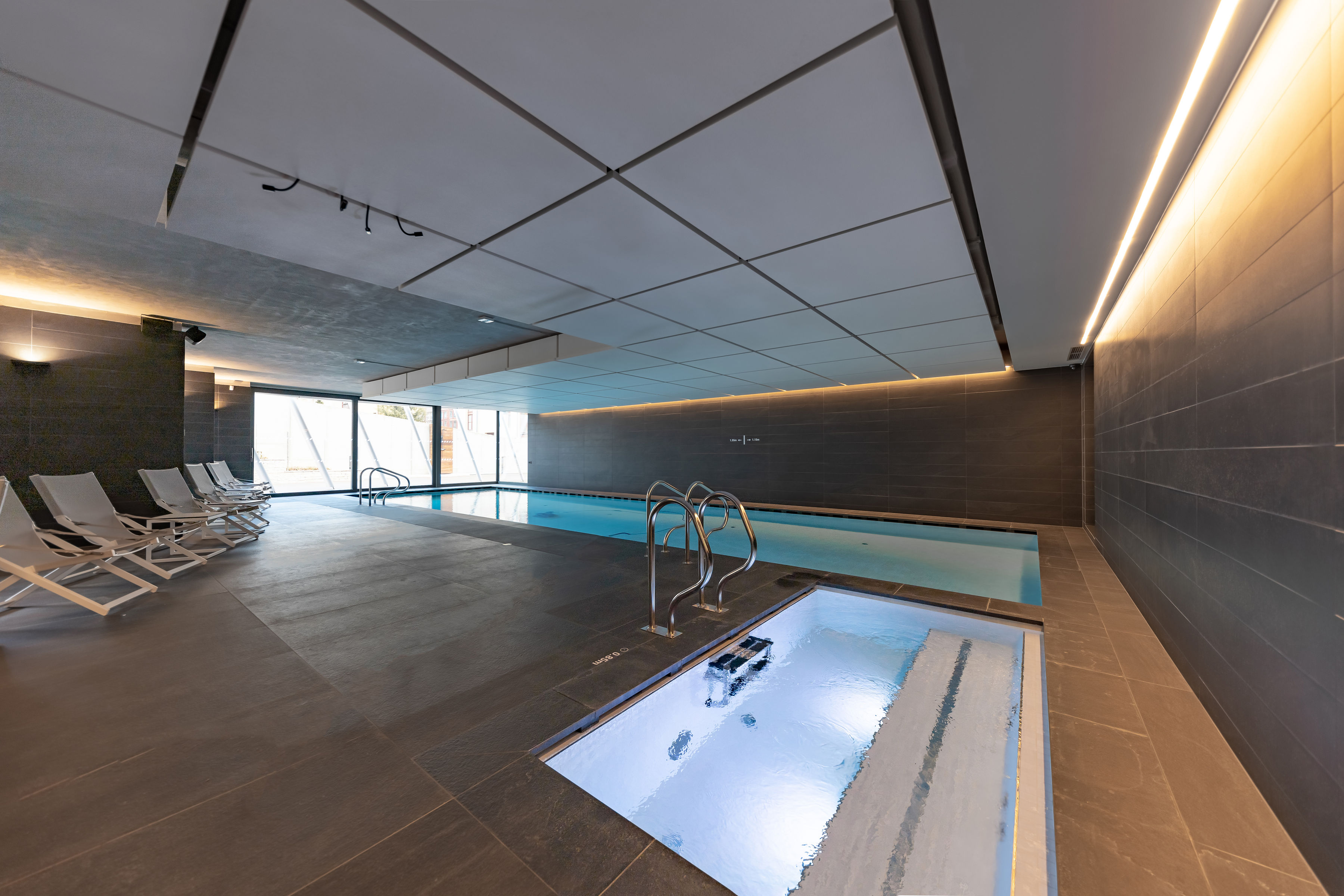 Holečkova - Ellipsis