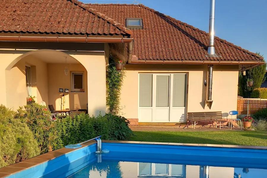 Apartmán A v Sedmihorkách s bazénem