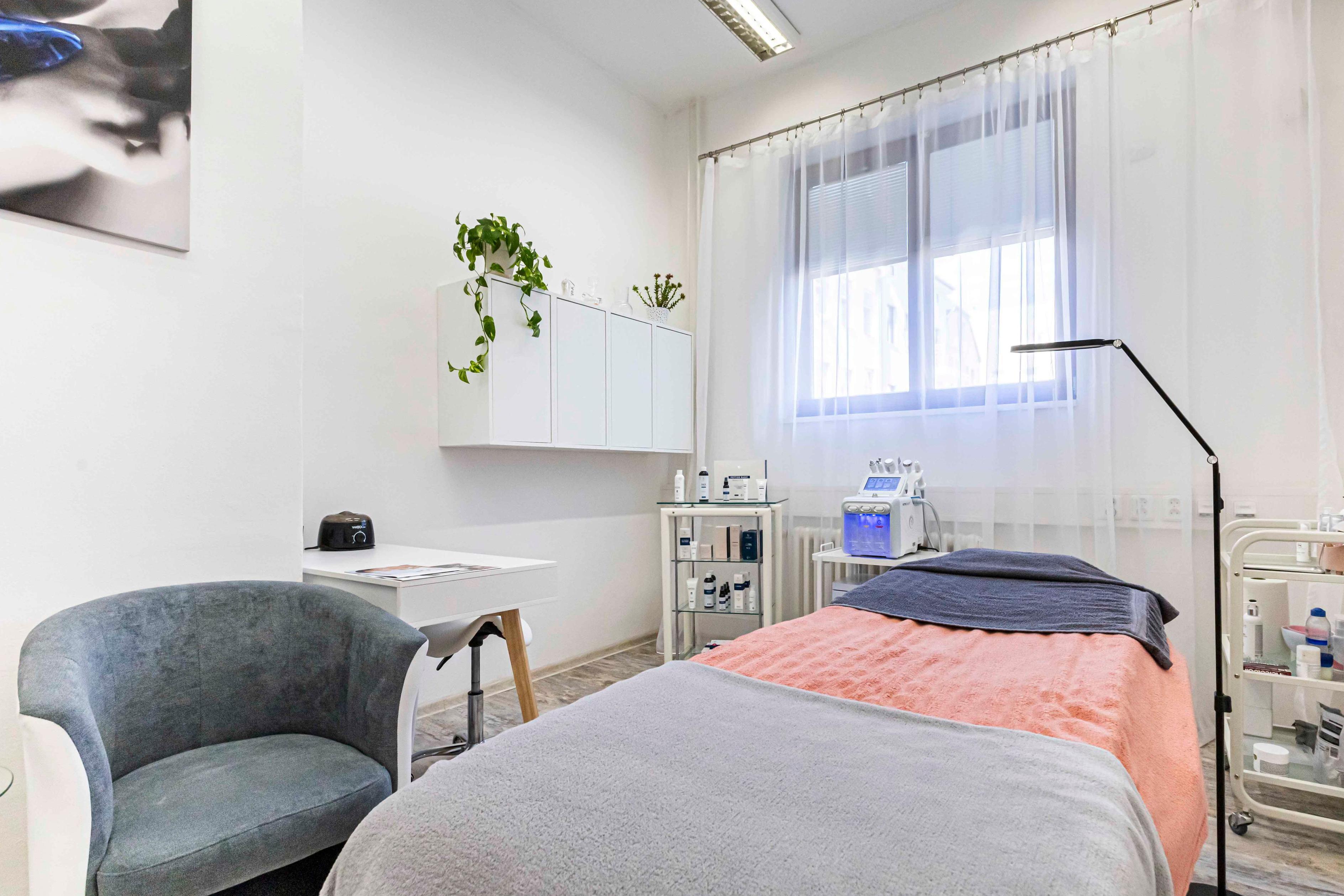 Kosmetika a masáže Nikavero