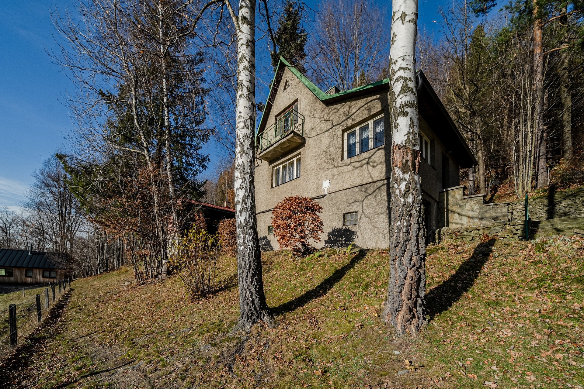 Prodej chaty v Komorní Lhotce