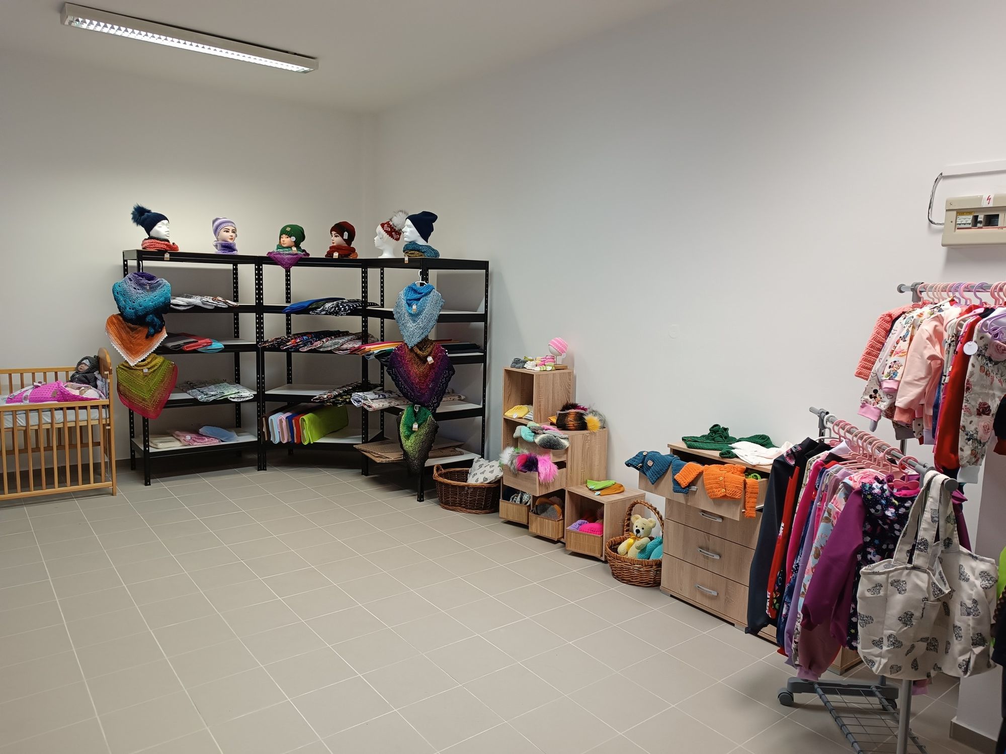 Opravna oděvů a doplňkový prodej Rokycany foto 2