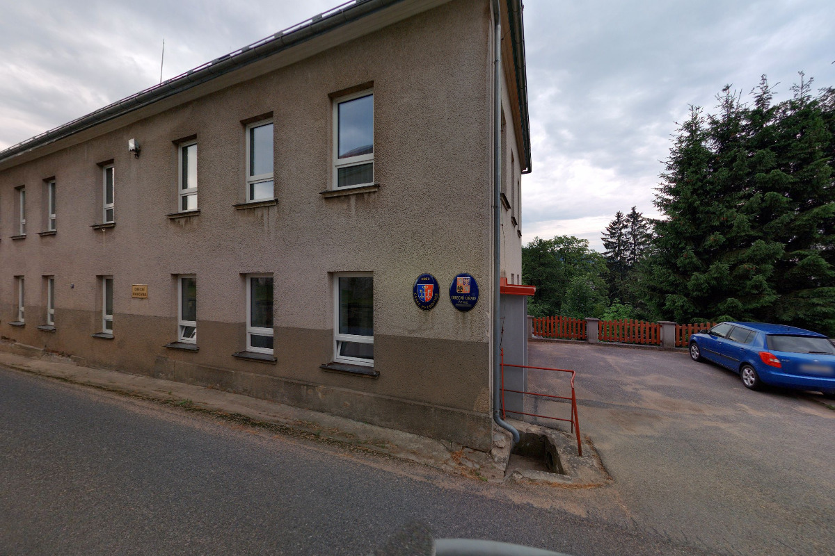 České Petrovice - obecní úřad foto 2