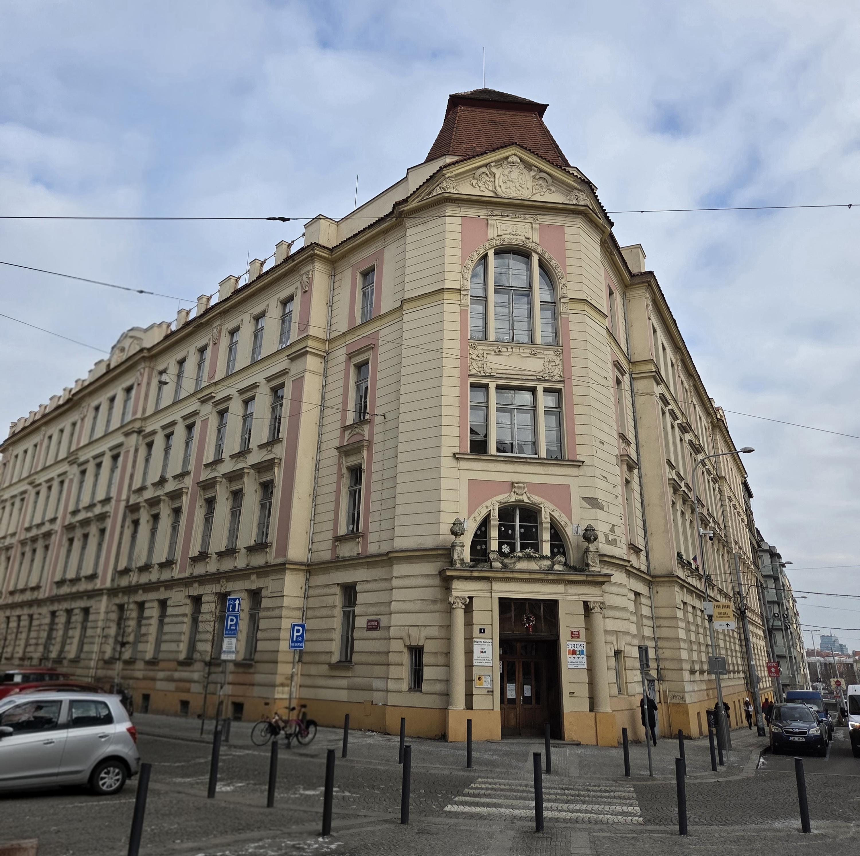 ZŠ Praha 7, Strossmayerovo náměstí foto 4