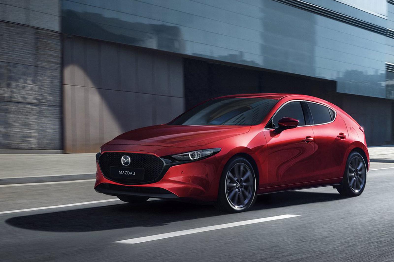 Mazda 3 s bonusem 120.000 Kč a úrokem 2.99%