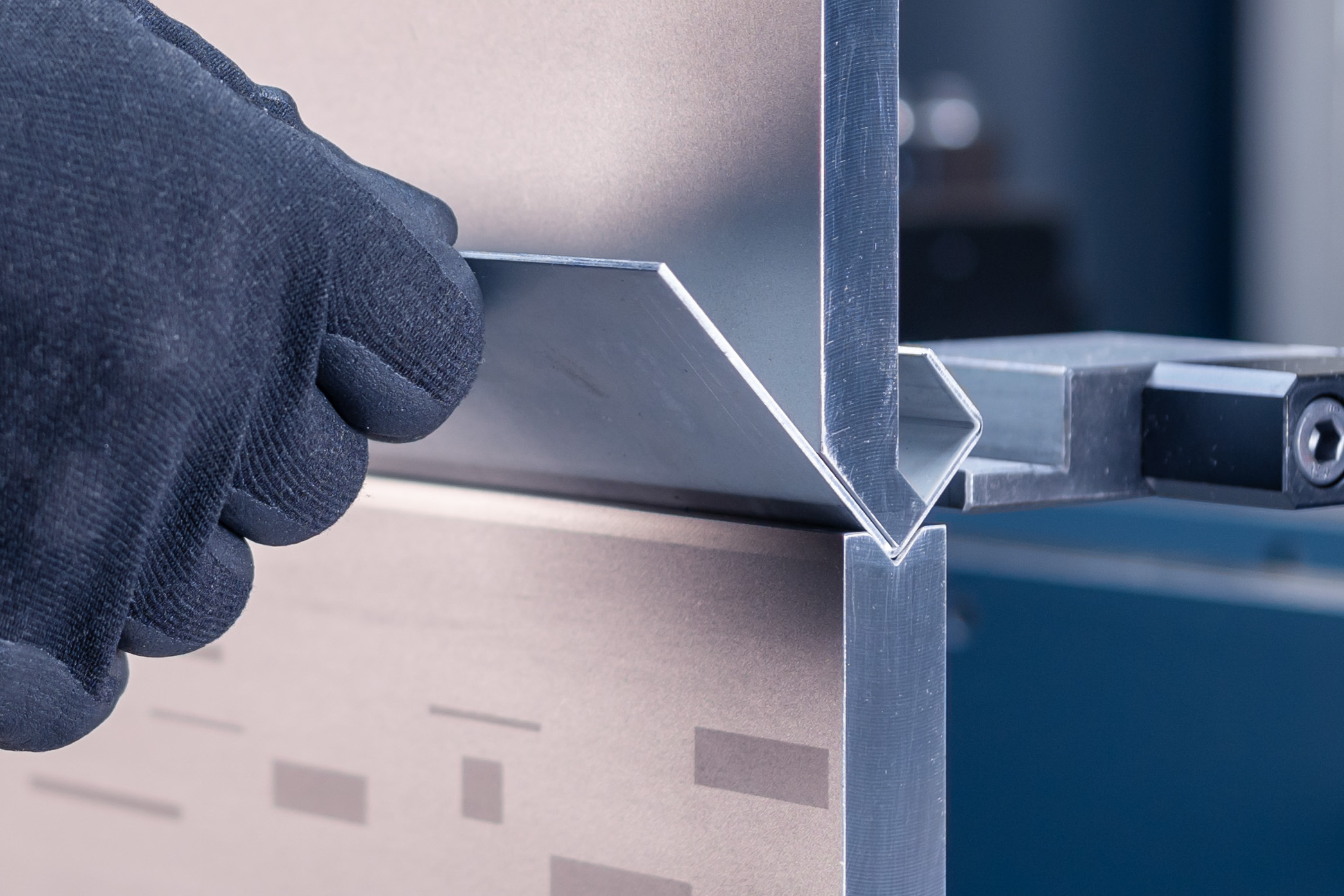 Ohraňování plechů