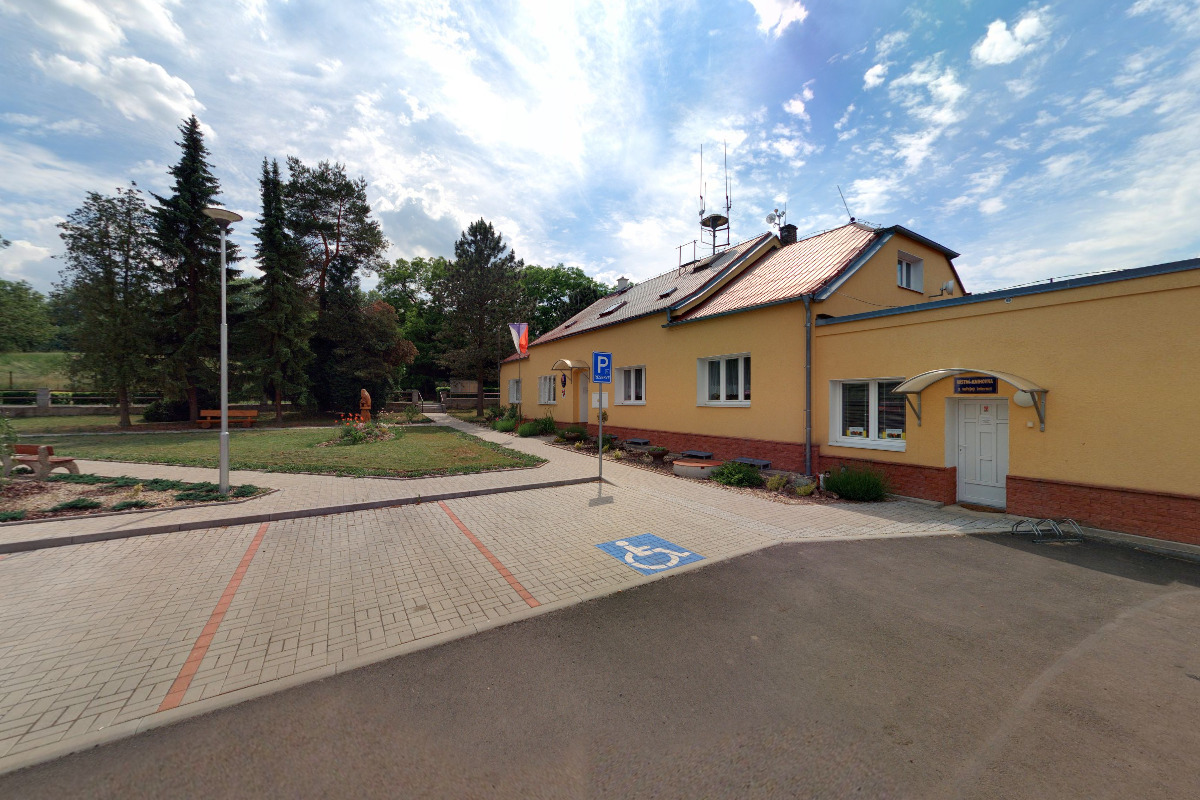 Bžany - obecní úřad foto 5